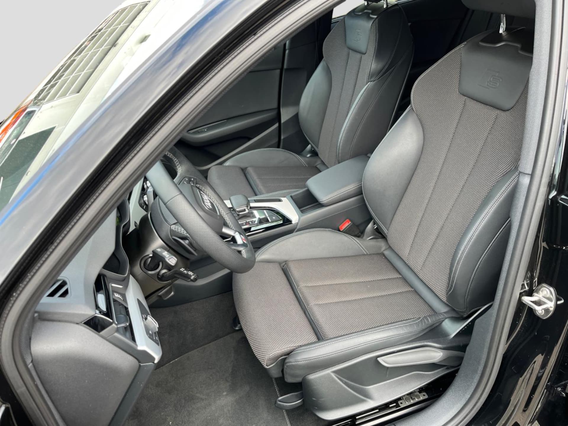 Audi A4 Avant S line