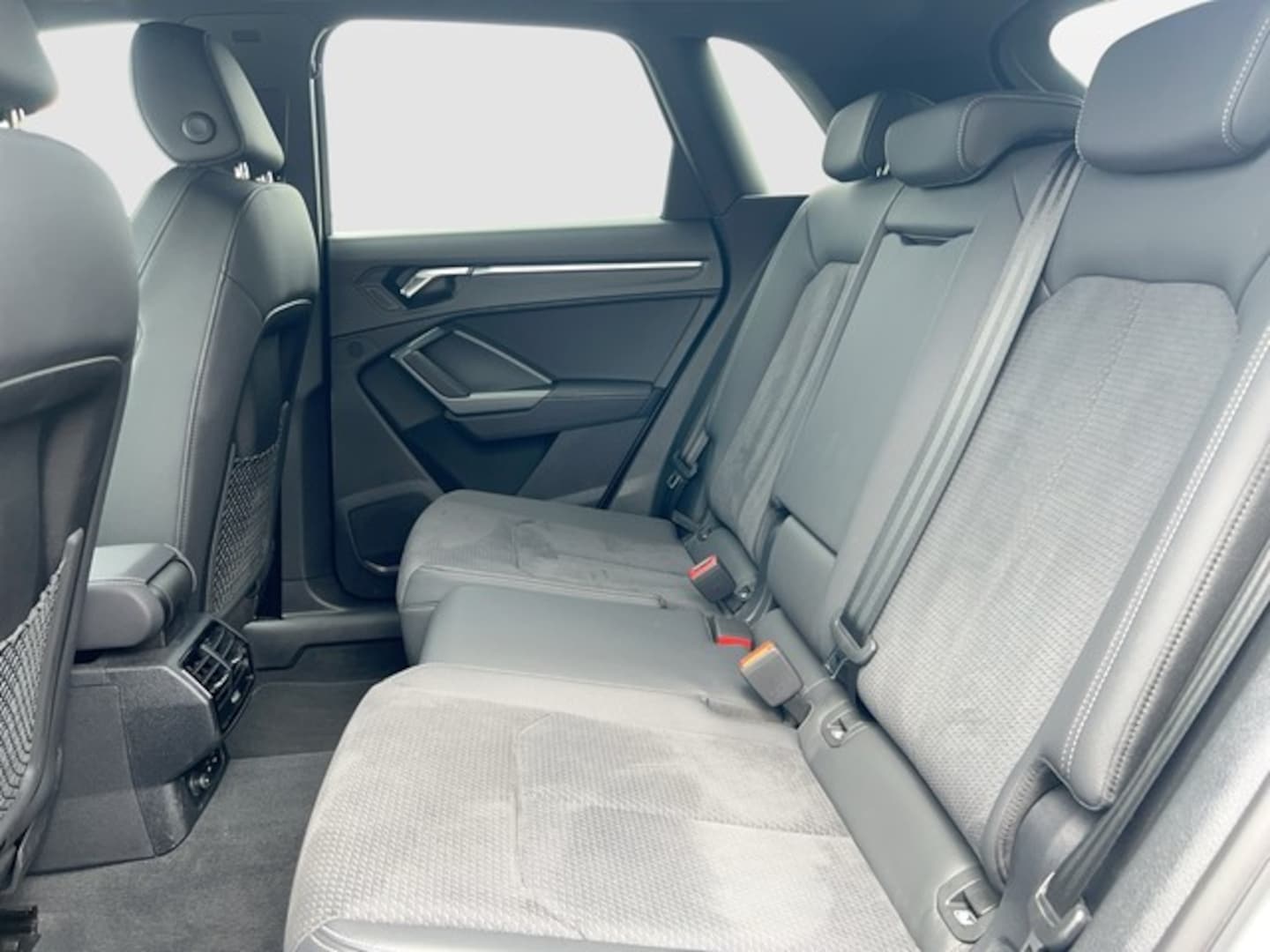 Bild über Audi Q3 S line 40 TDI quattro S tronic - für weitere Informationen kontaktieren Sie den Audi Partner