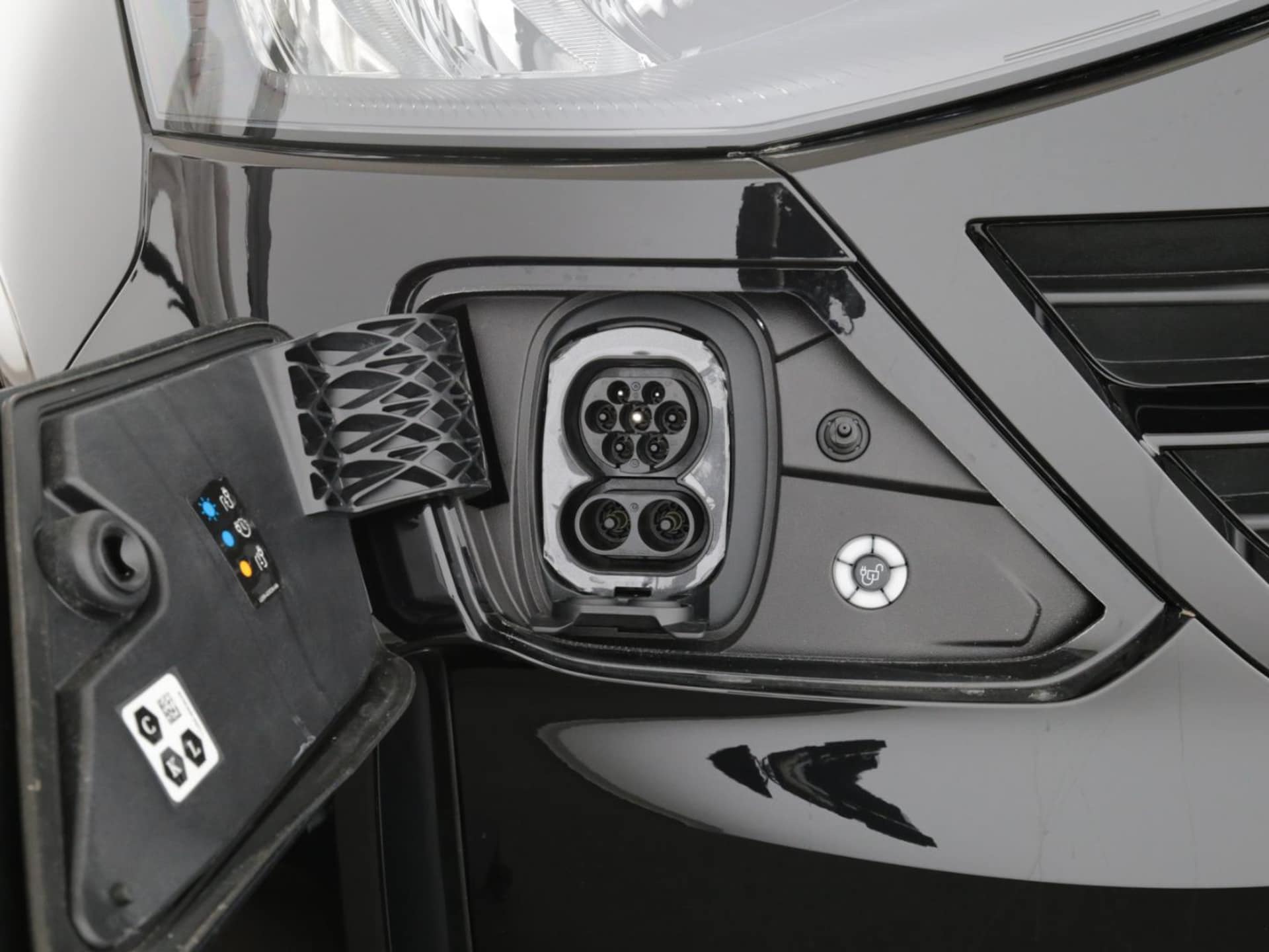 Volkswagen e-Caravelle Life