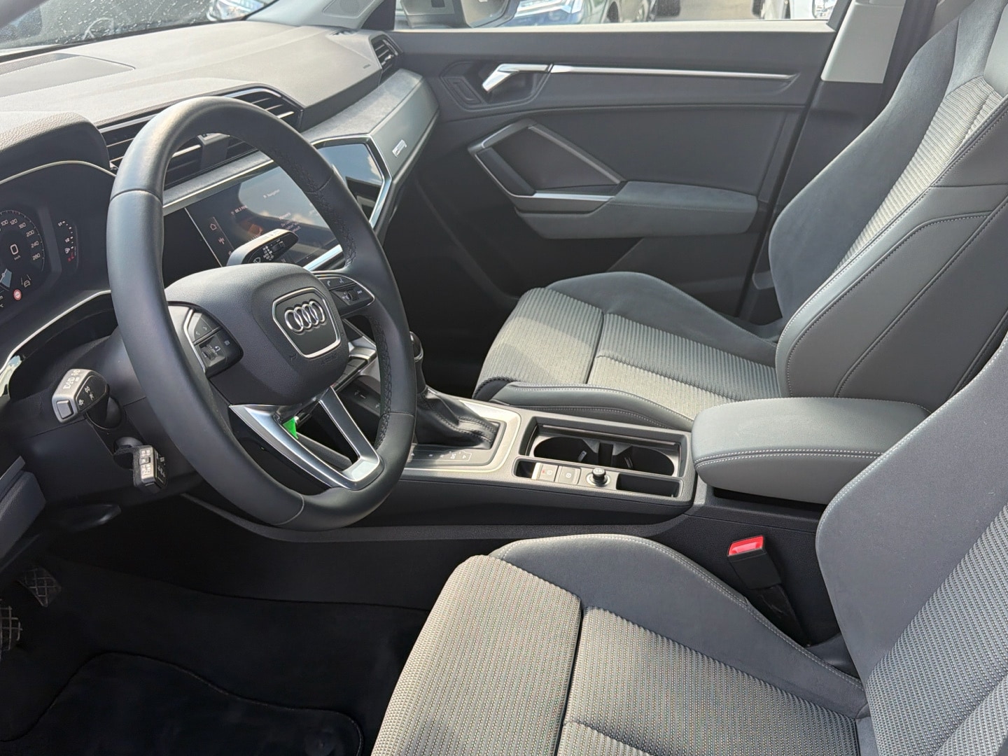 Bild über Audi Q3 Sportback S line 35 TFSI S tronic - für weitere Informationen kontaktieren Sie den Audi Partner