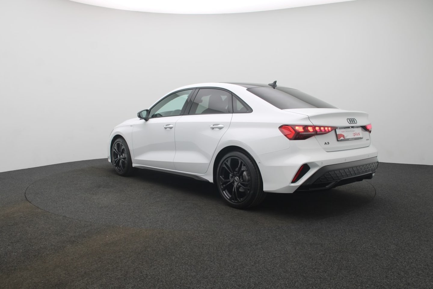 Bild über Audi A3 Limousine TFSI quattro S tronic - für weitere Informationen kontaktieren Sie den Audi Partner