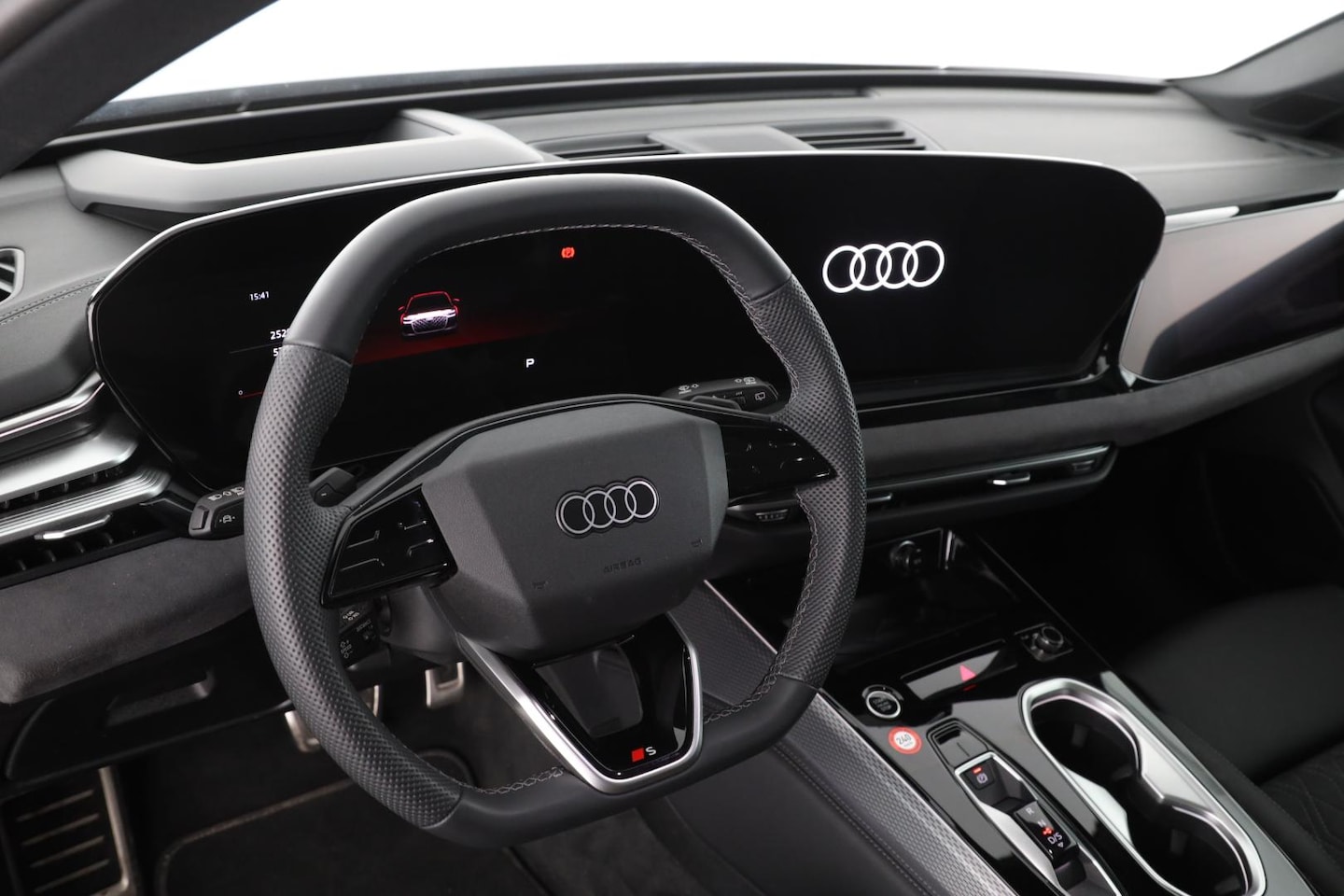 Bild über Audi A6 Avant TFSI quattro 270 kW S tronic - für weitere Informationen kontaktieren Sie den Audi Partner