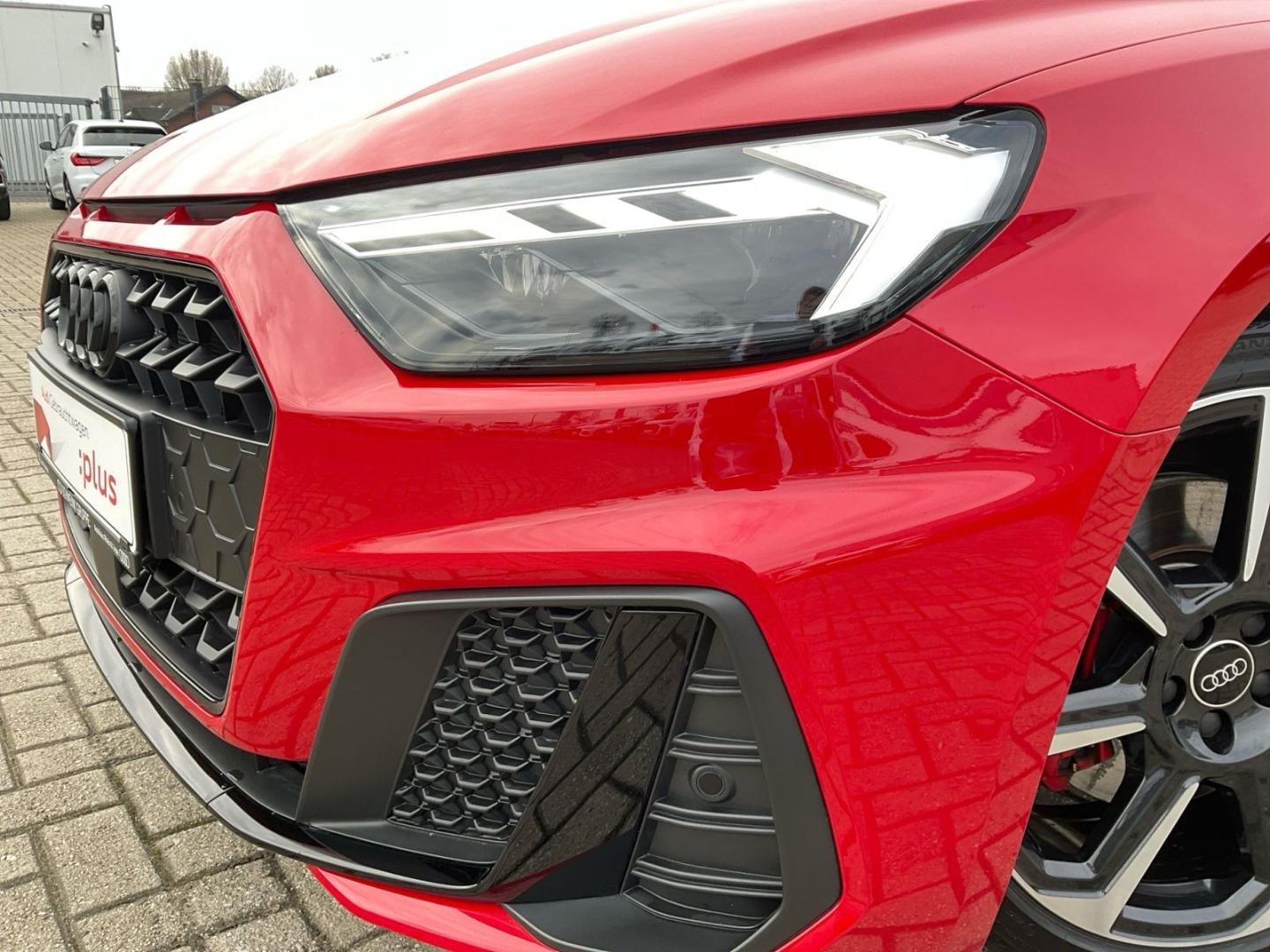 Bild über Audi A1 Sportback S line 40 TFSI S tronic - für weitere Informationen kontaktieren Sie den Audi Partner