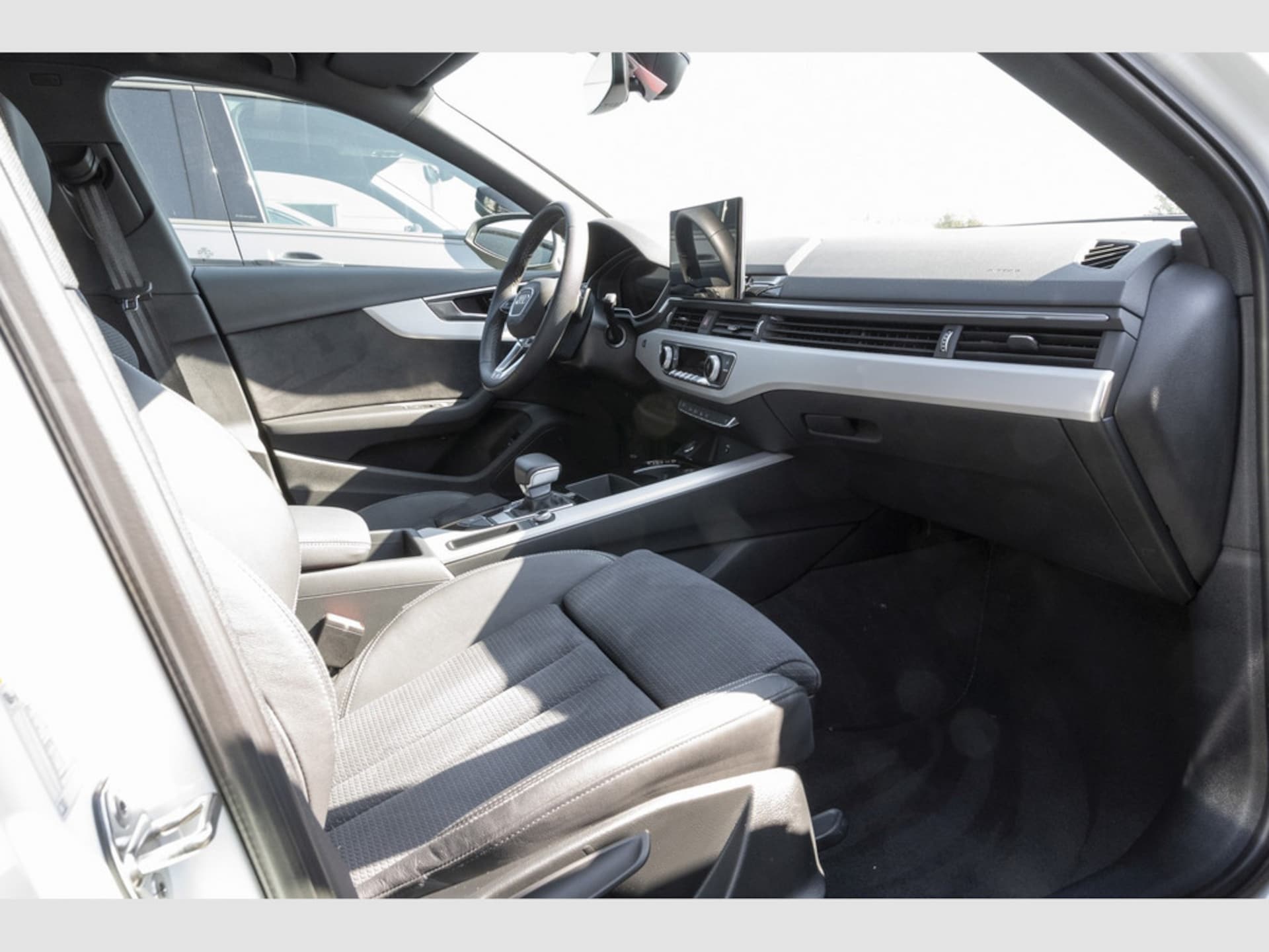 Audi A4 Avant S line