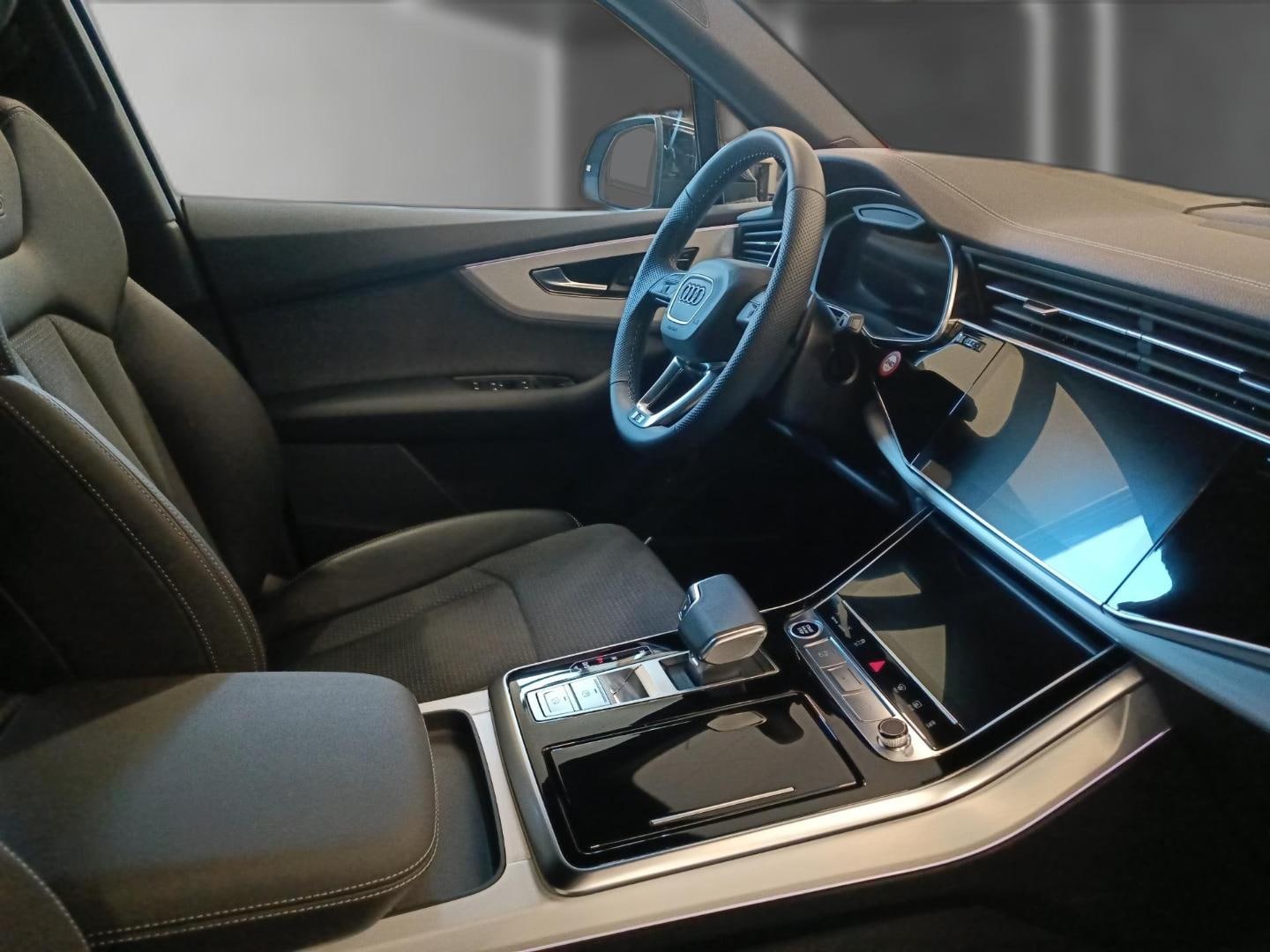 Bild über Audi Q7 SUV TFSI quattro 250 kW tiptronic - für weitere Informationen kontaktieren Sie den Audi Partner