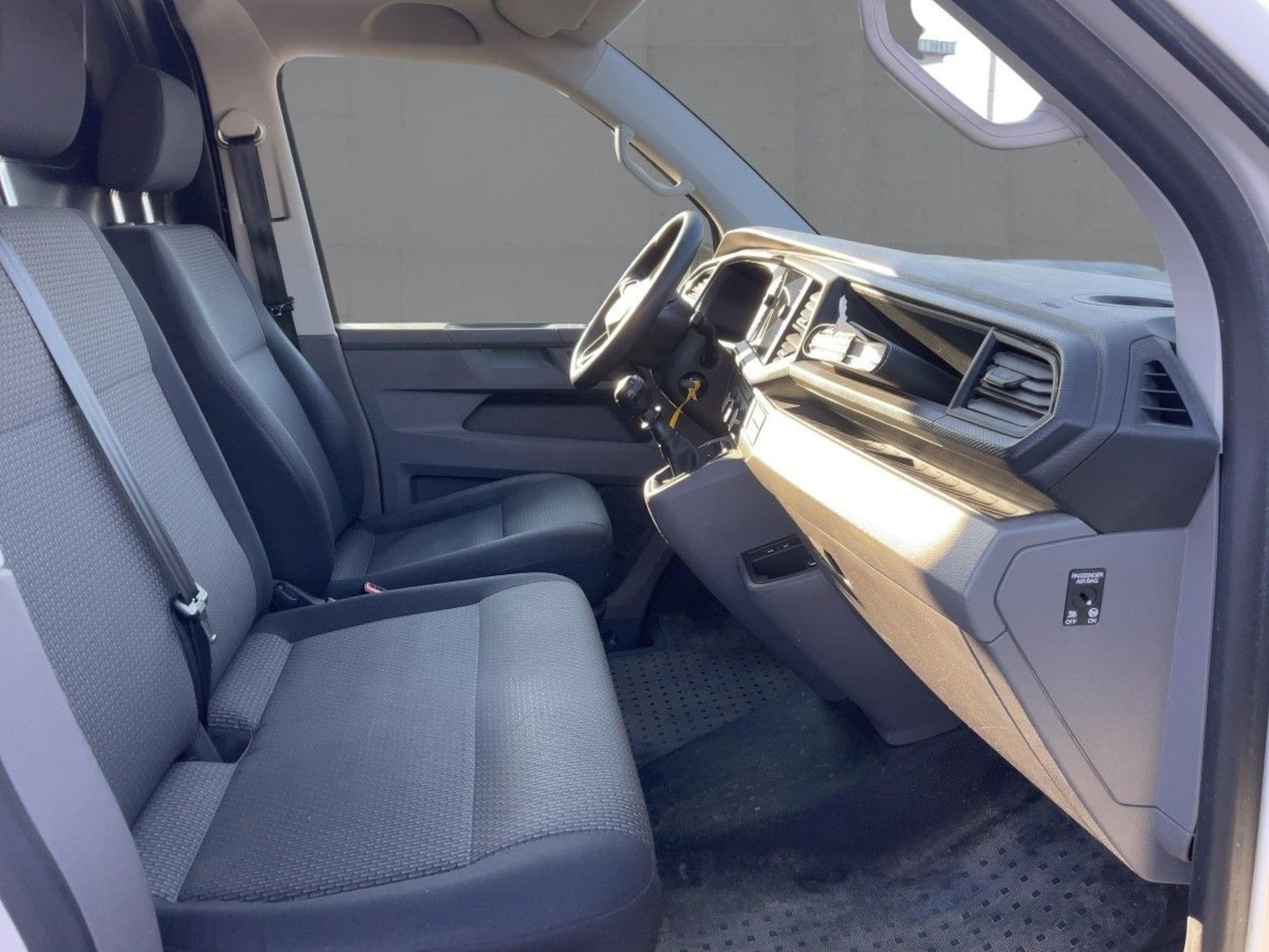 Volkswagen T6.1 Transporter Kasten langer Radstand