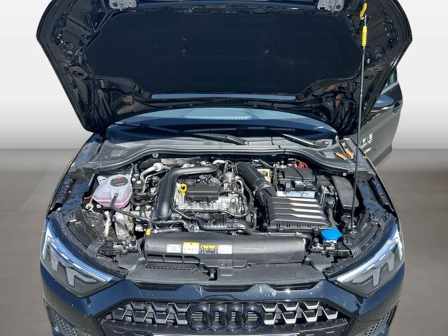 Bild über Audi A1 Sportback advanced 25 TFSI Schaltgetriebe - für weitere Informationen kontaktieren Sie den Audi Partner