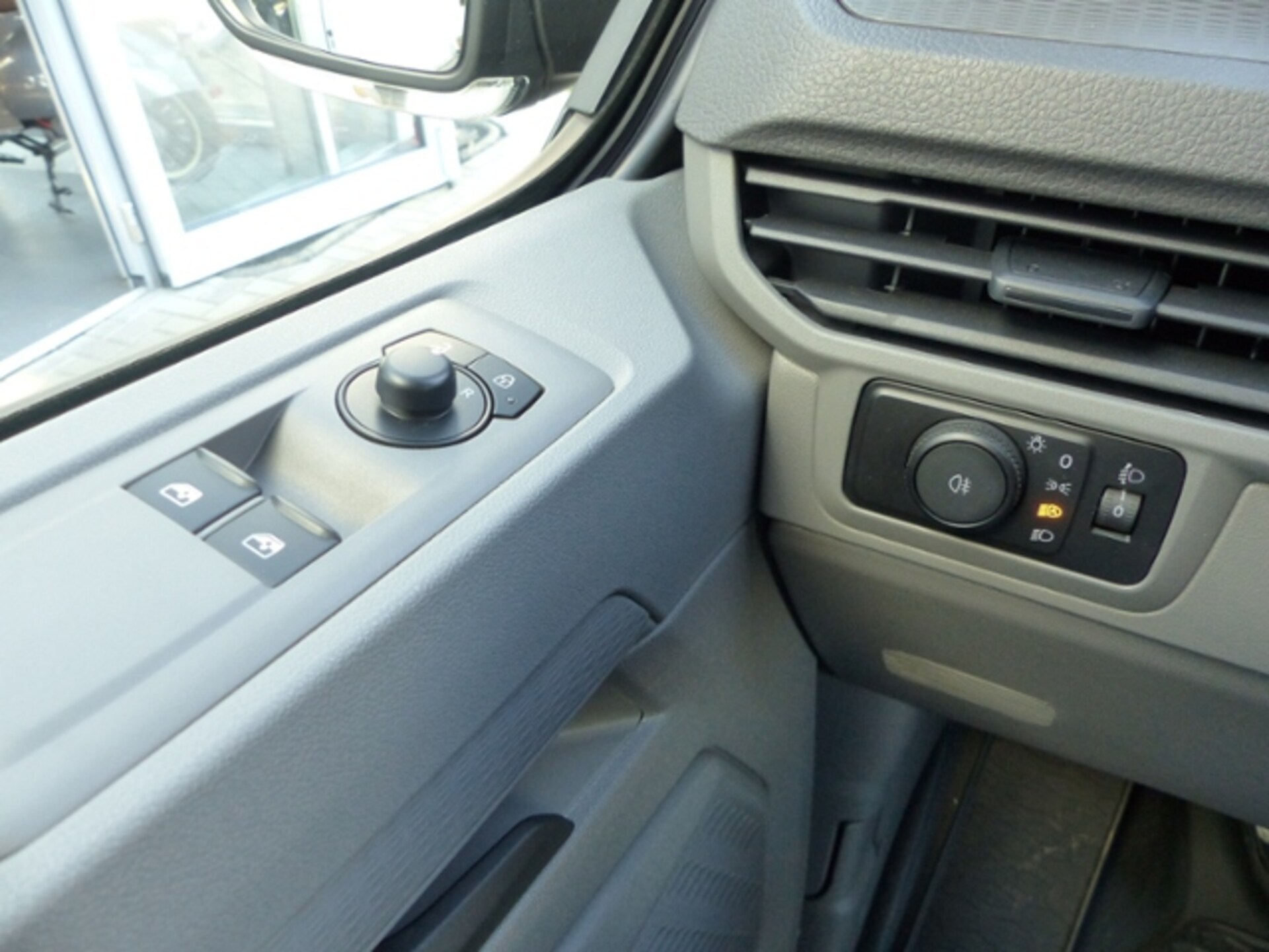 Volkswagen Transporter Kombi kurzer Radstand