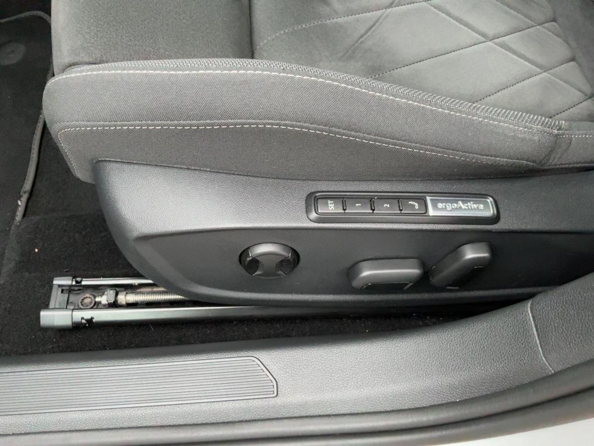 Volkswagen Golf Style