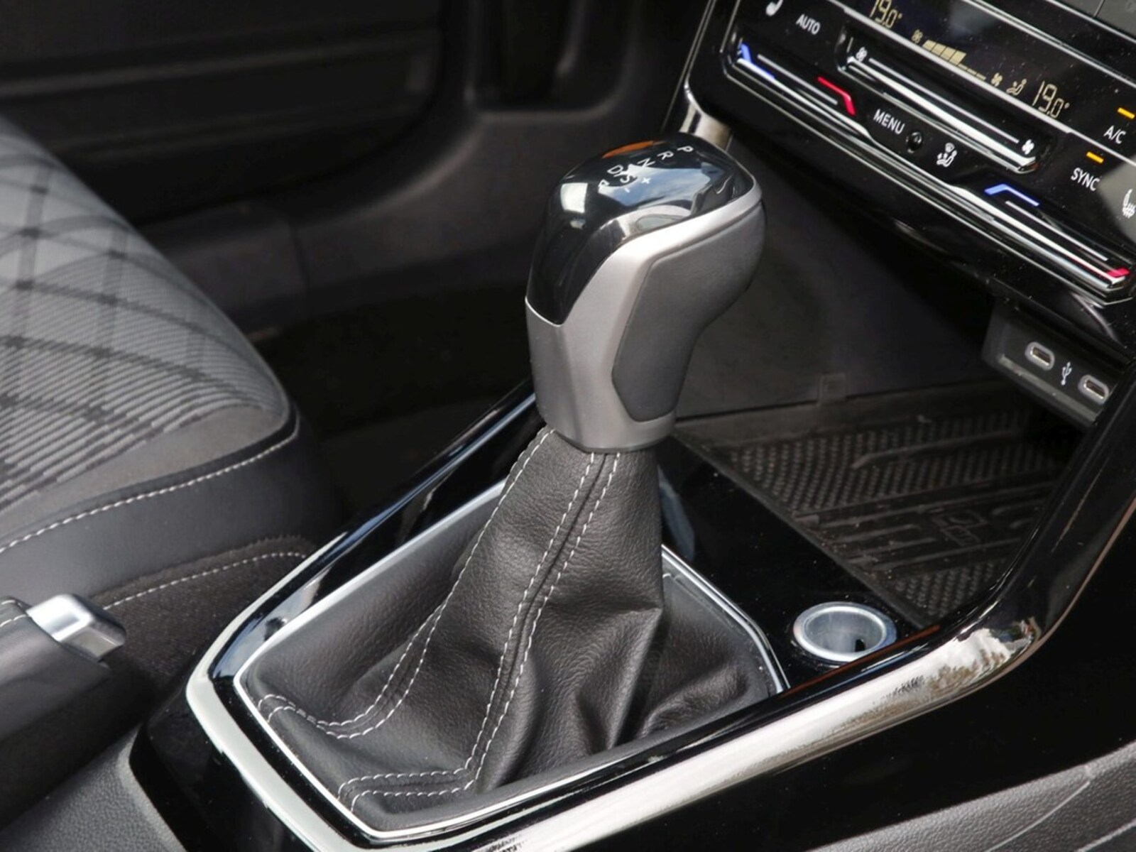 Volkswagen T-Cross – Bild 9