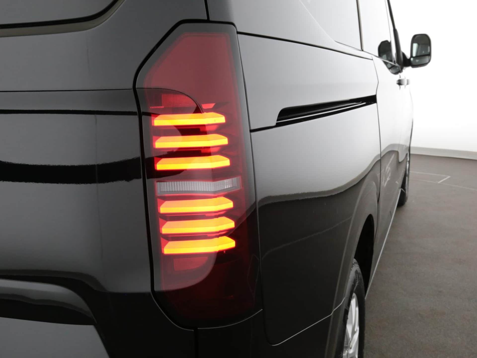 Volkswagen e-Caravelle Life