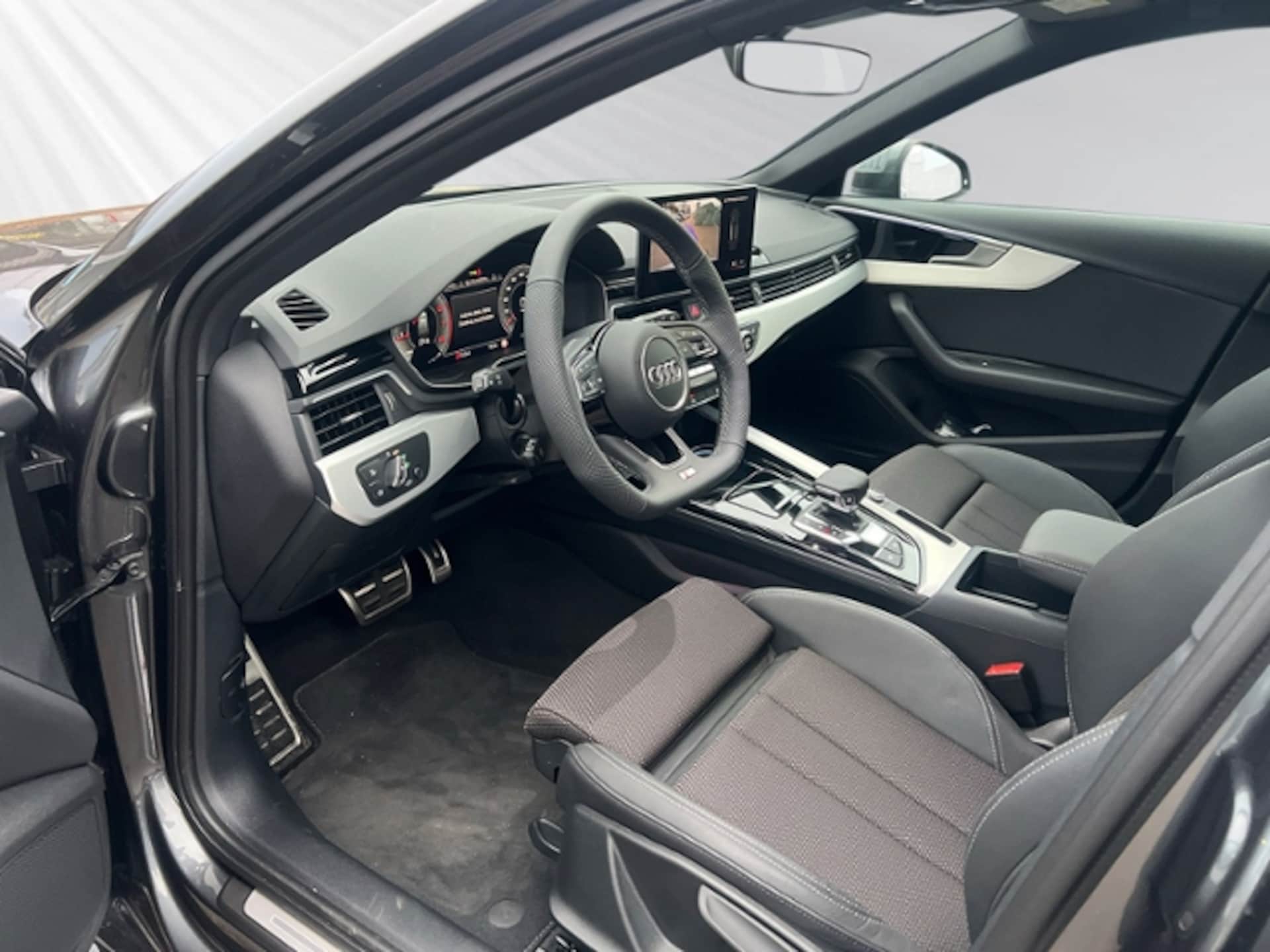 Audi A4 Avant S line