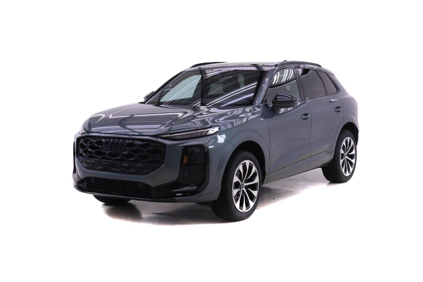 2026 Audi Q3 S line quattro's photo