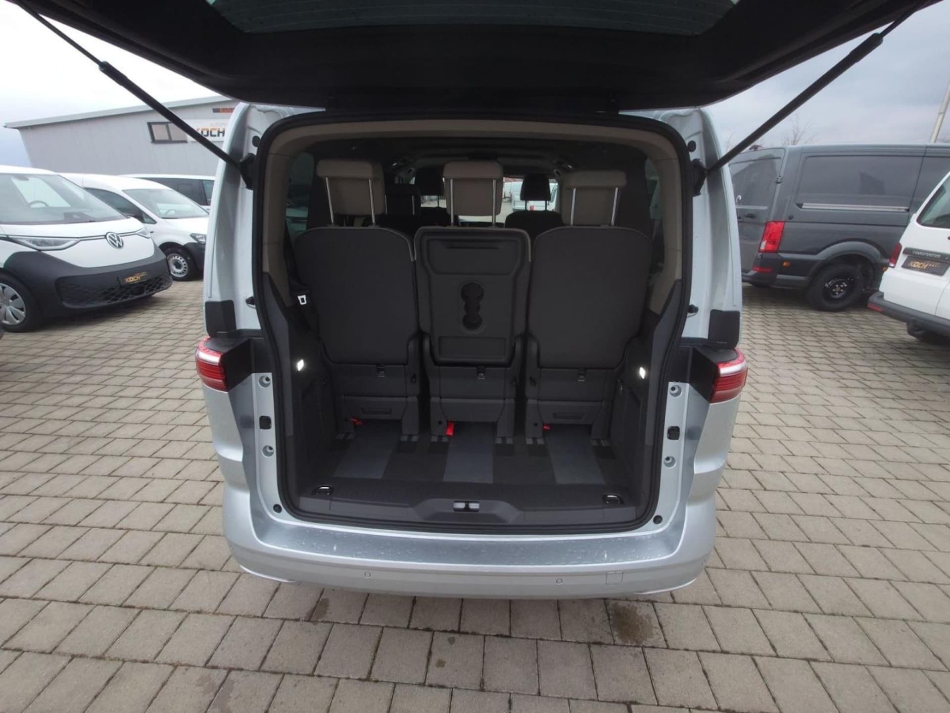 Volkswagen Multivan Basis-Modell