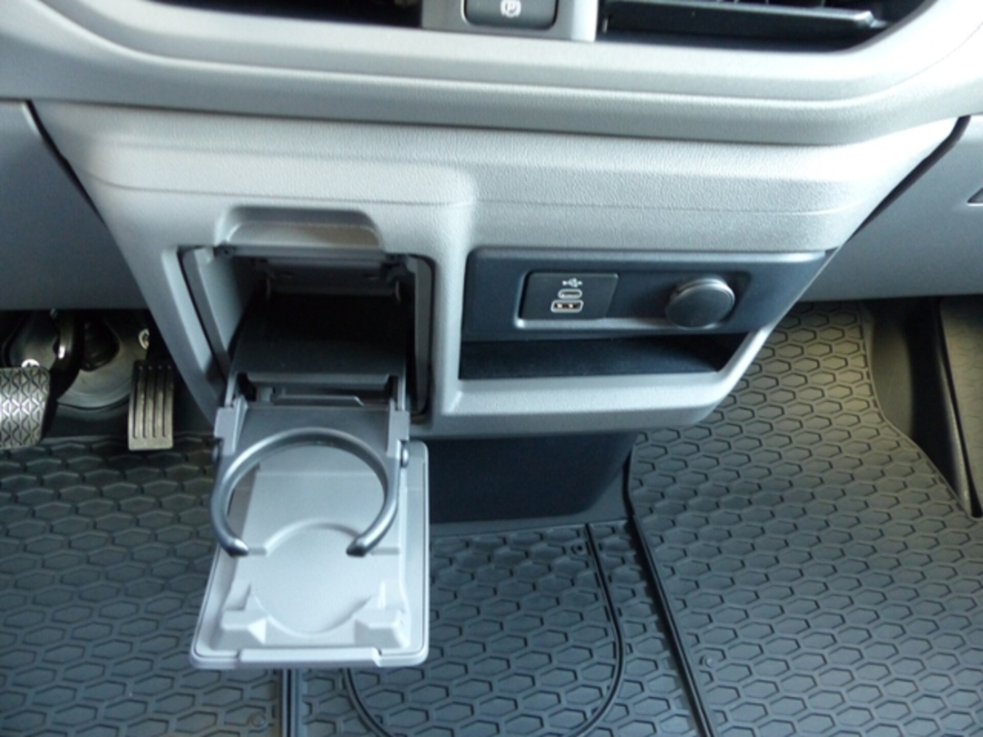 Volkswagen Transporter Kombi kurzer Radstand