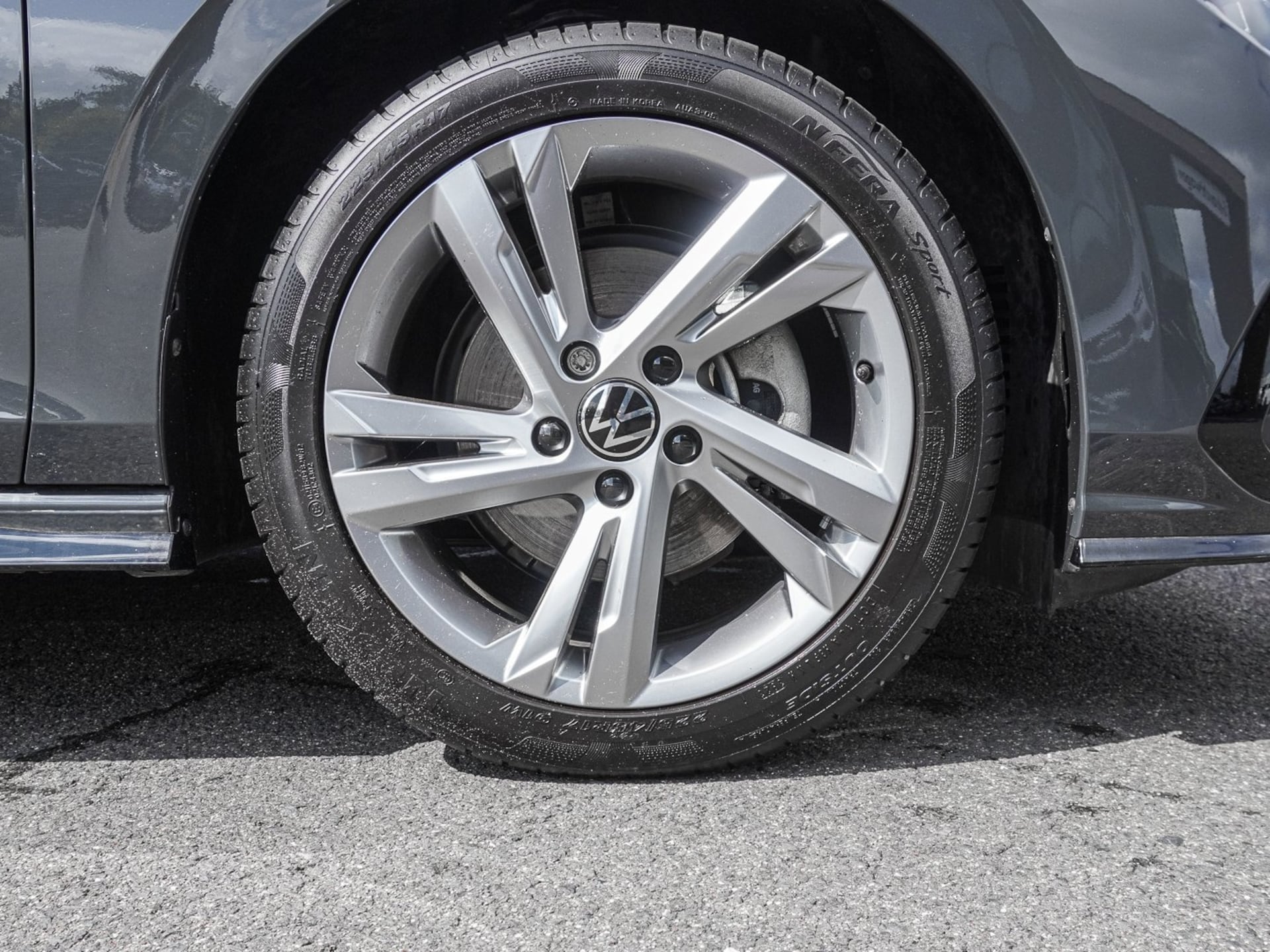 Volkswagen Golf R-Line