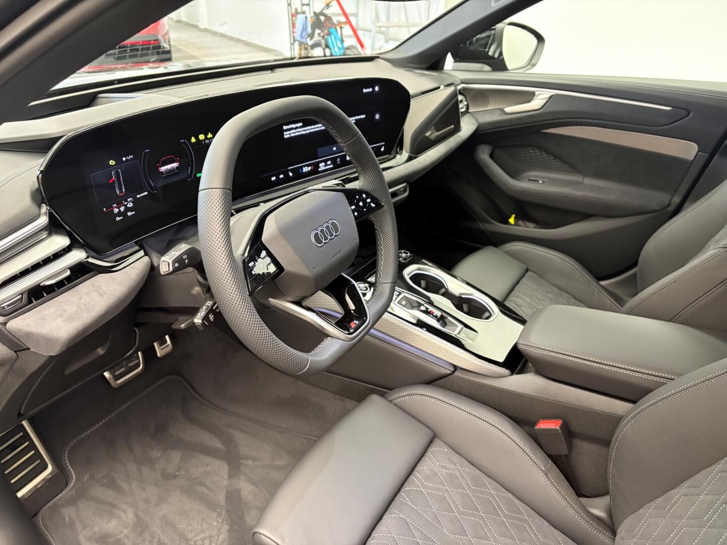 Bild über Audi A6 Avant e-hybrid edition one e-hybrid quattro 270 kW S tronic - für weitere Informationen kontaktieren Sie den Audi Partner