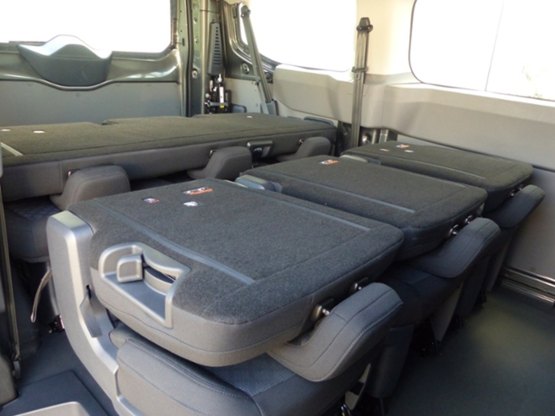 Volkswagen Transporter Kombi kurzer Radstand