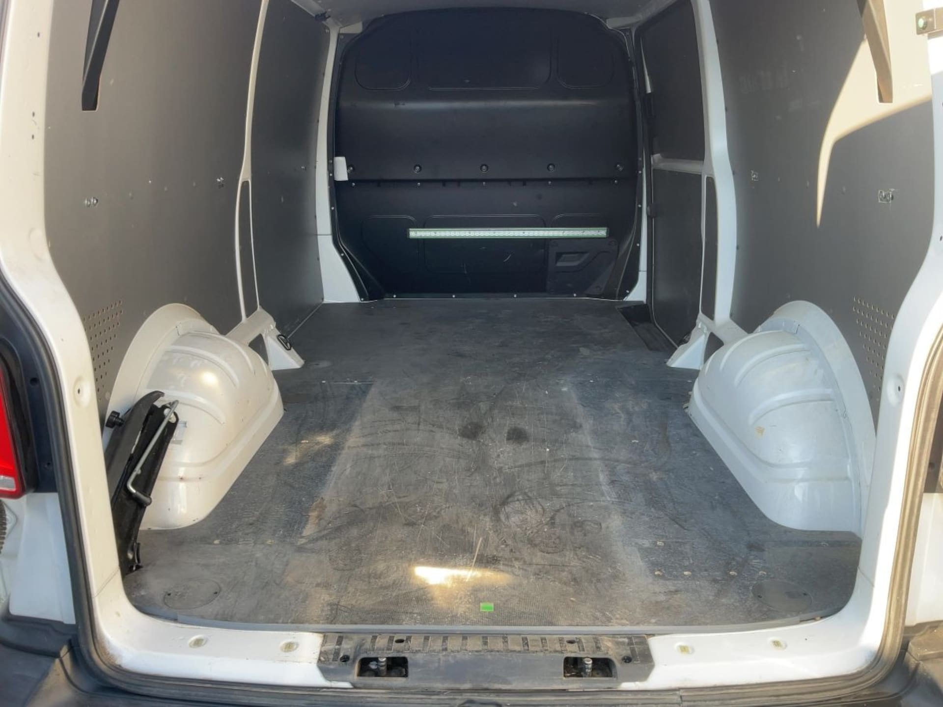 Volkswagen T6.1 Transporter Kasten langer Radstand