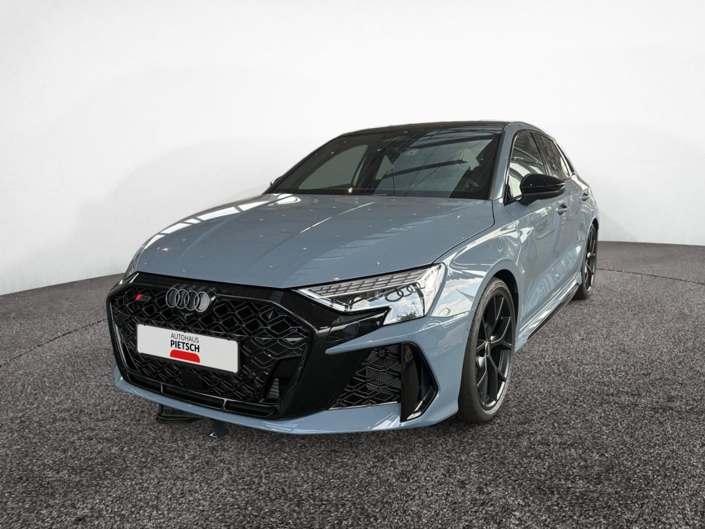 Bild über Audi RS 3 Sportback TFSI quattro 294 kW S tronic - für weitere Informationen kontaktieren Sie den Audi Partner