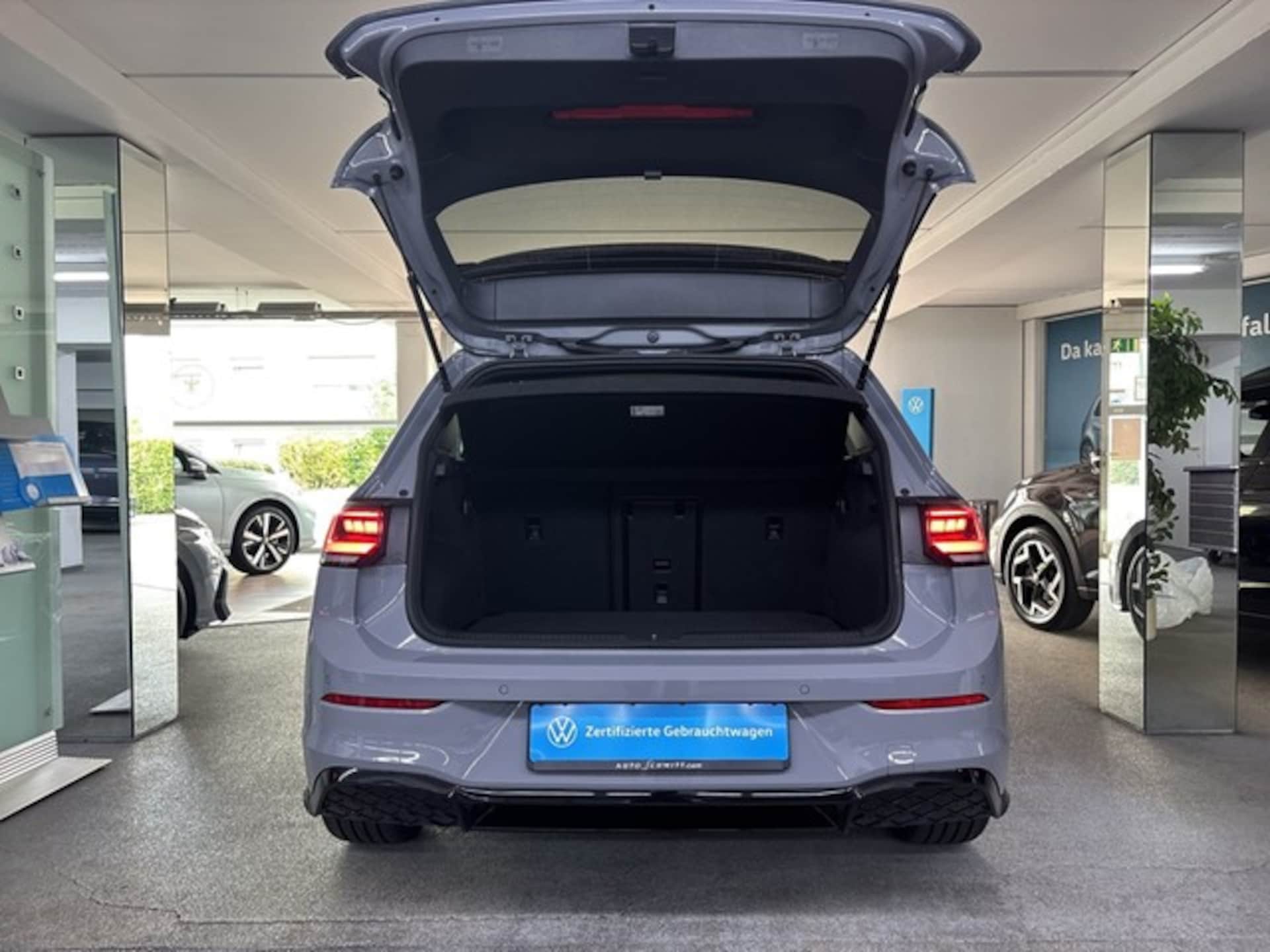 Volkswagen Golf R-Line