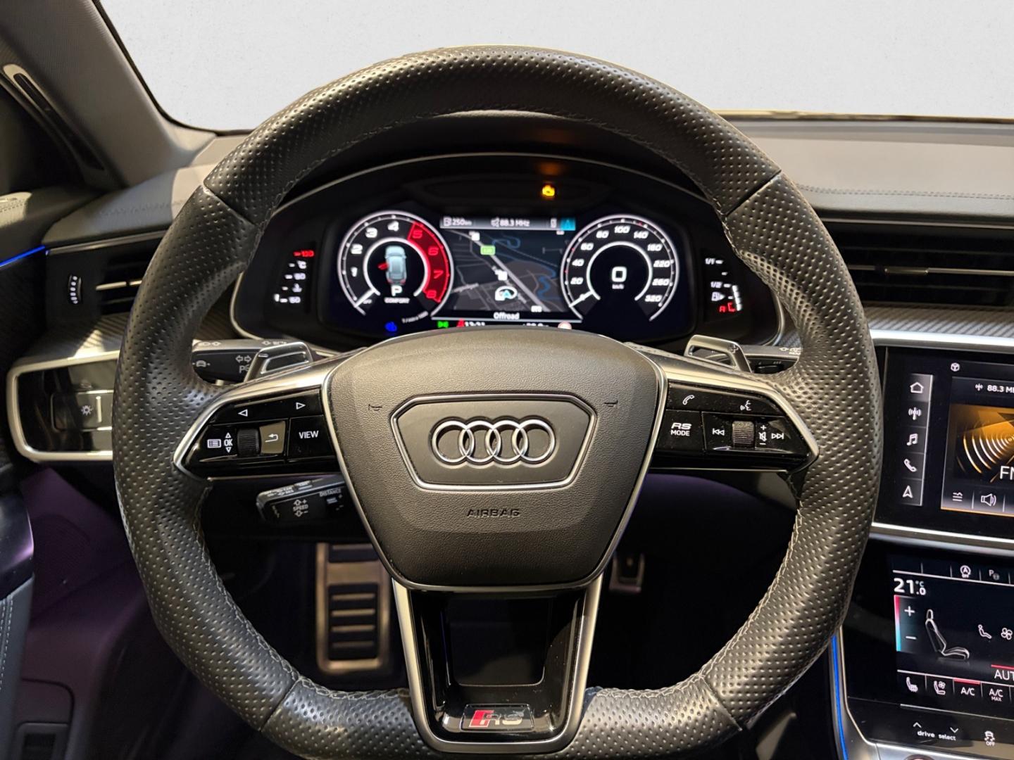 Bild som visar&nbsp;Audi RS 6 Avant&nbsp;RS 6 Avant 600 hk tiptronic - för mer information kontakta din Audi Partner