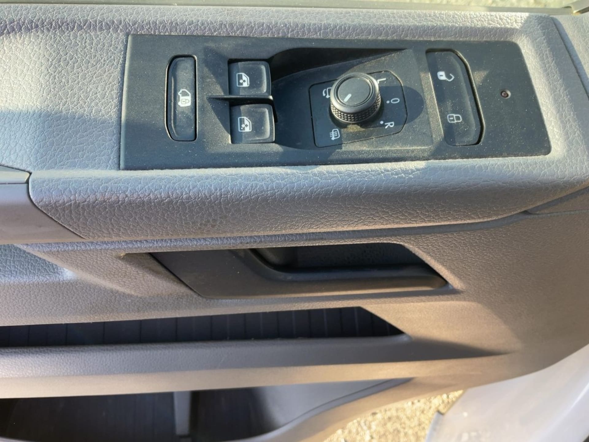 Volkswagen T6.1 Transporter Kasten langer Radstand