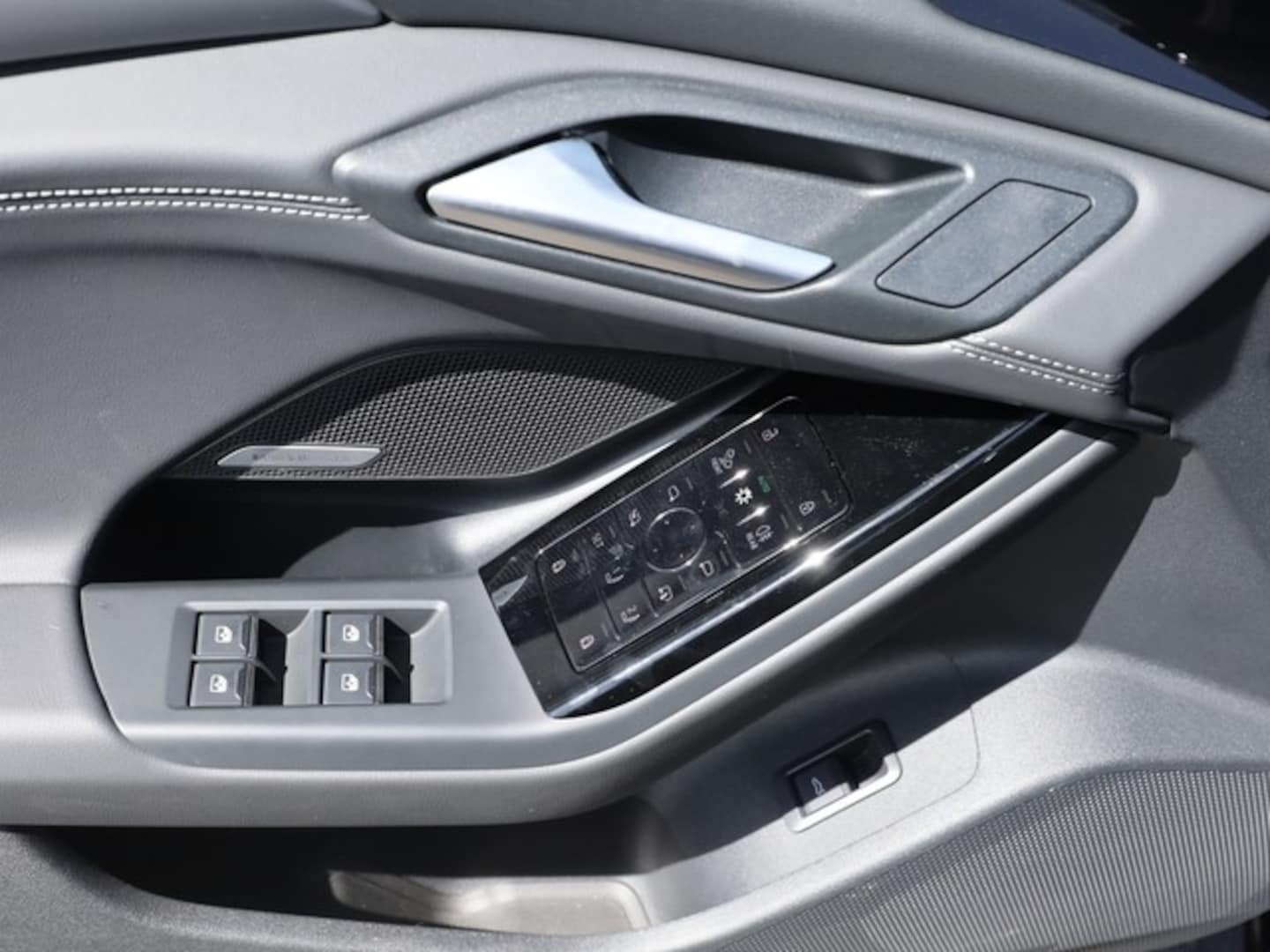 Bild über Audi A6 Sportback e-tron e-tron quattro - für weitere Informationen kontaktieren Sie den Audi Partner