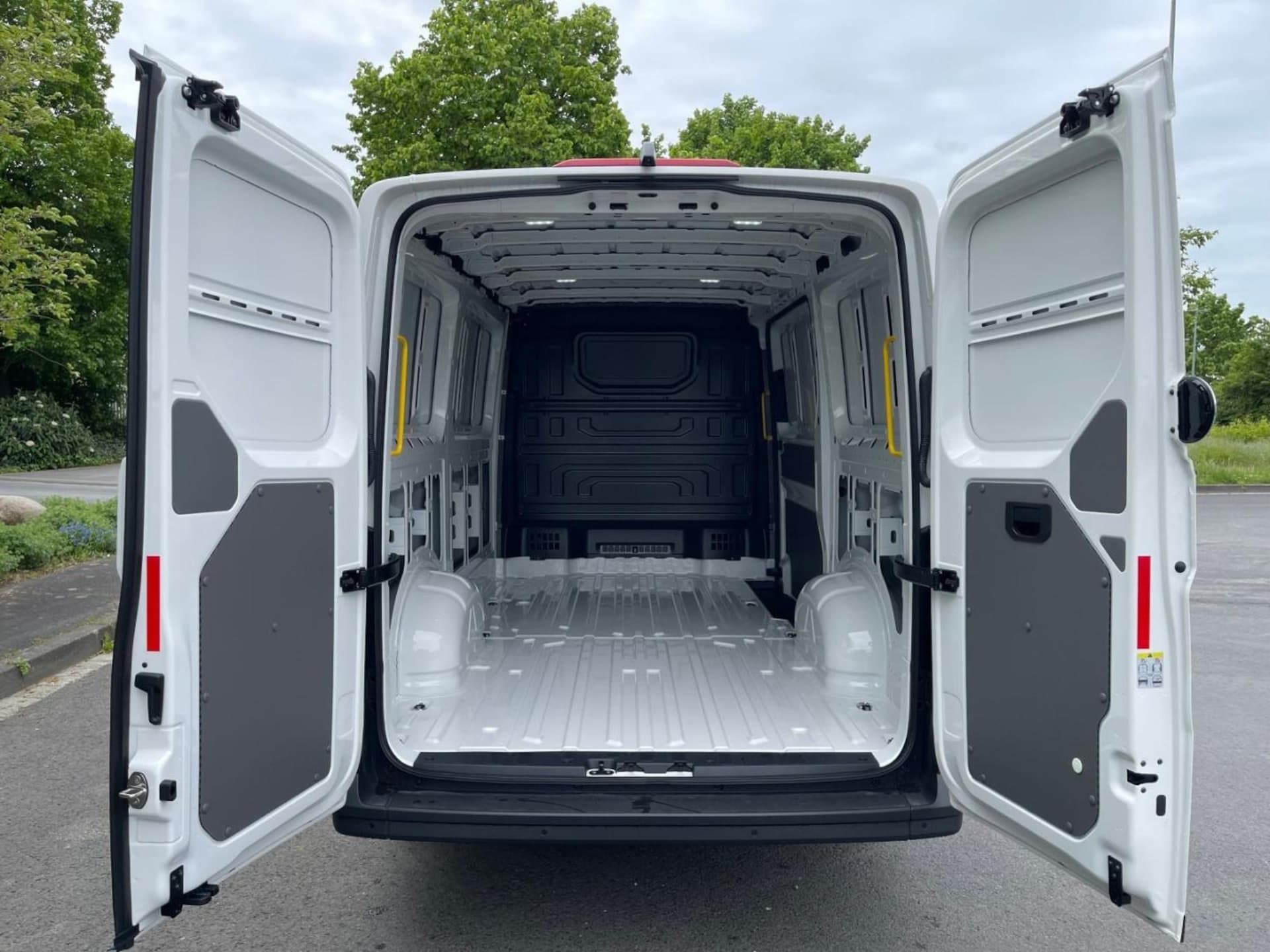 Volkswagen Crafter Kasten mittlerer Radstand