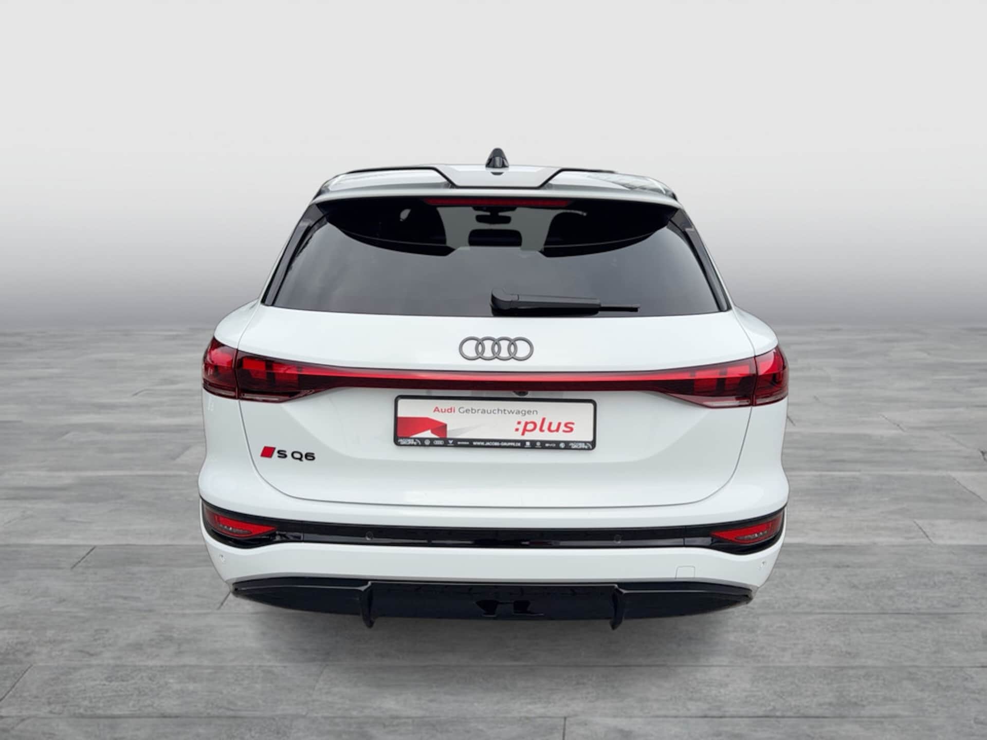 Audi SQ6 SUV e-tron