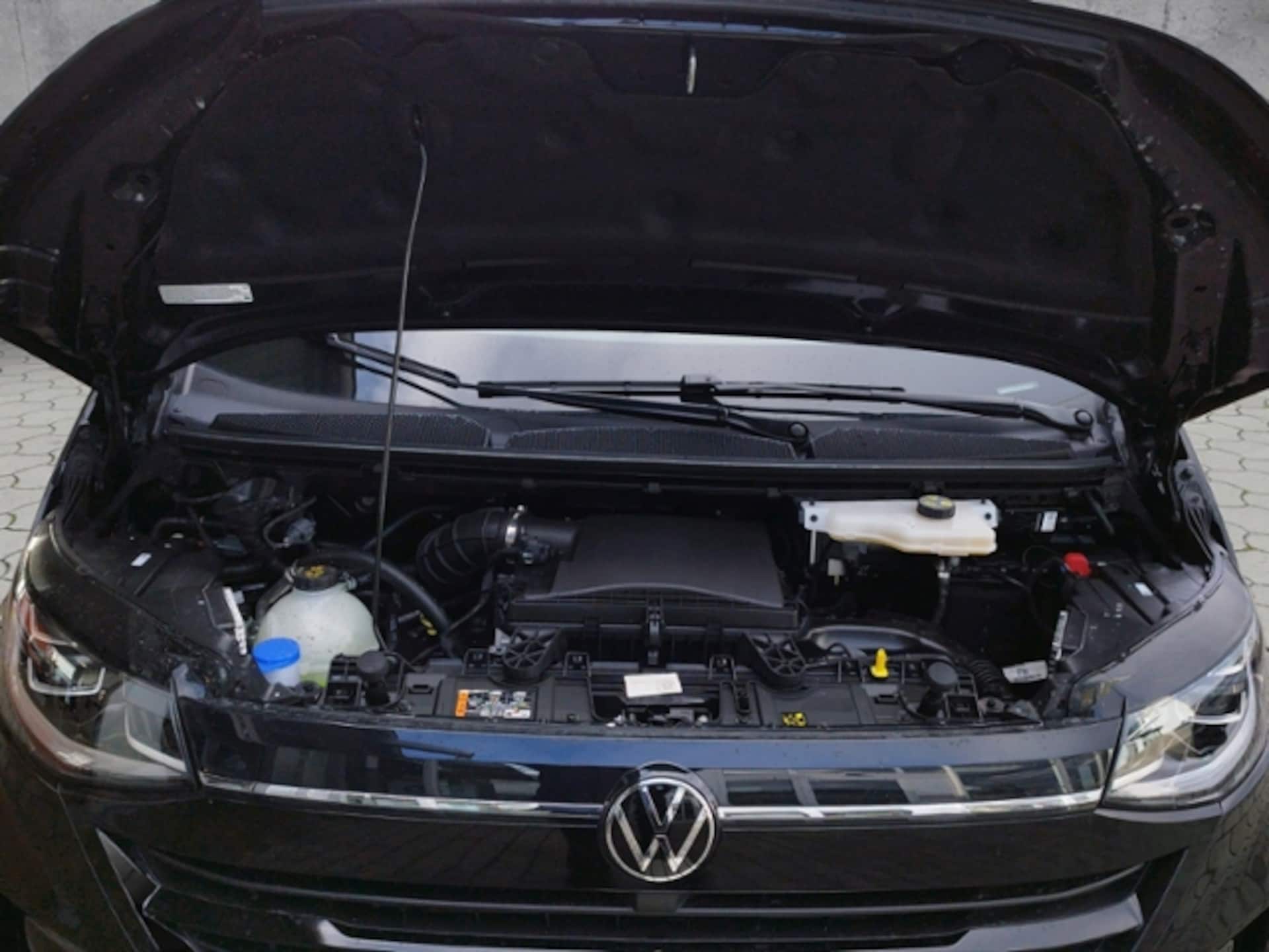 Volkswagen Caravelle Style
