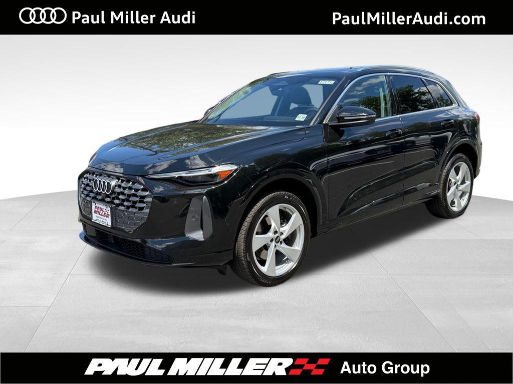 2025 Audi Q5 40 Premium Plus's photo