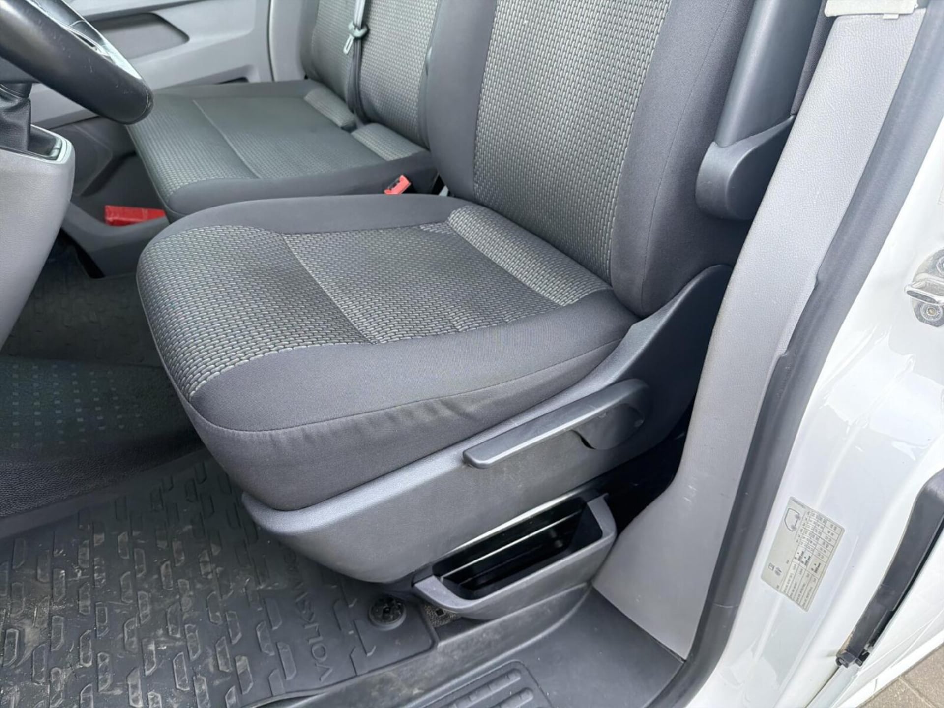 Volkswagen Transporter 6.1 Furgon krótki rozstaw osi