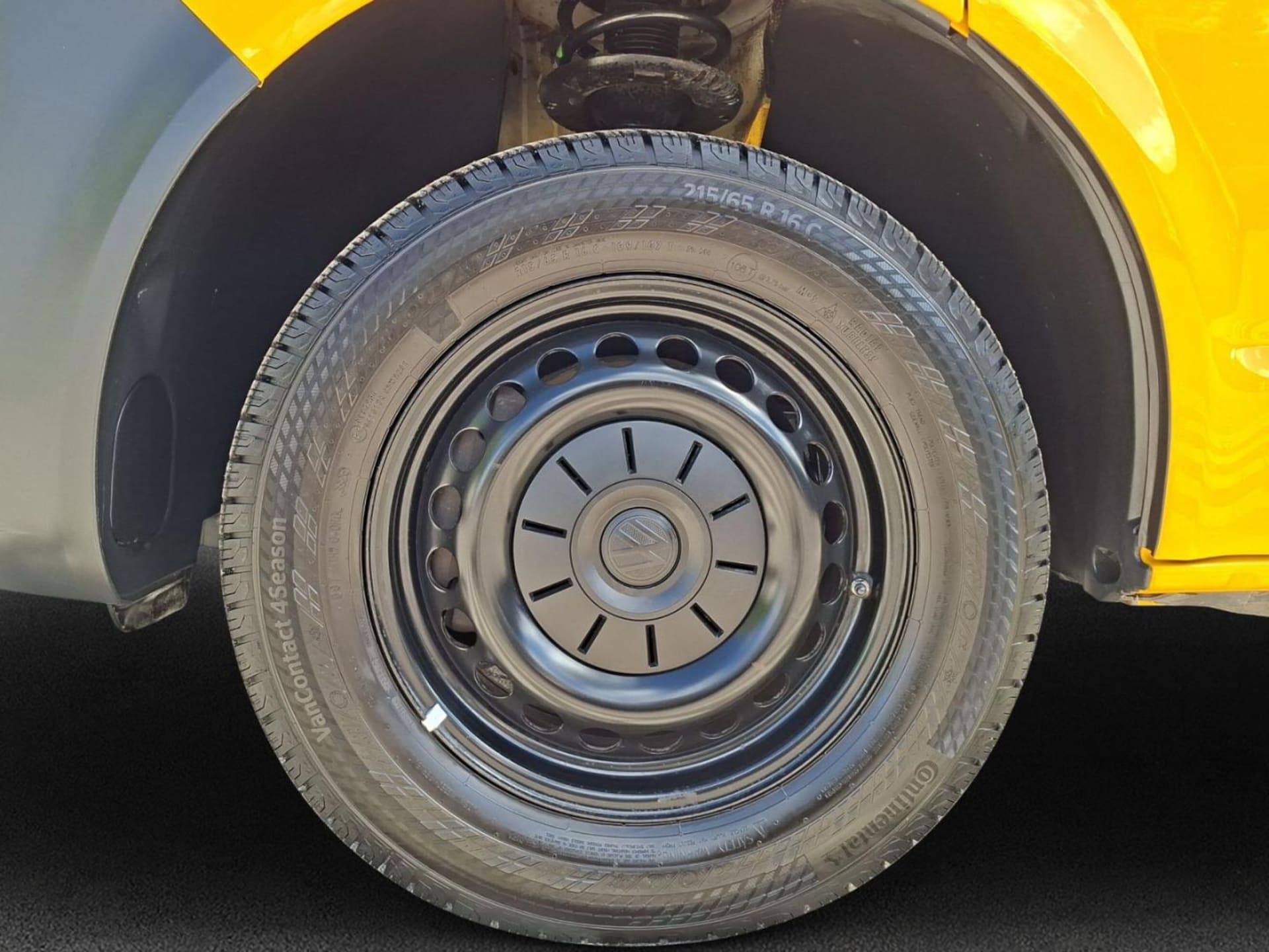 Volkswagen T6.1 Transporter Kombi langer Radstand