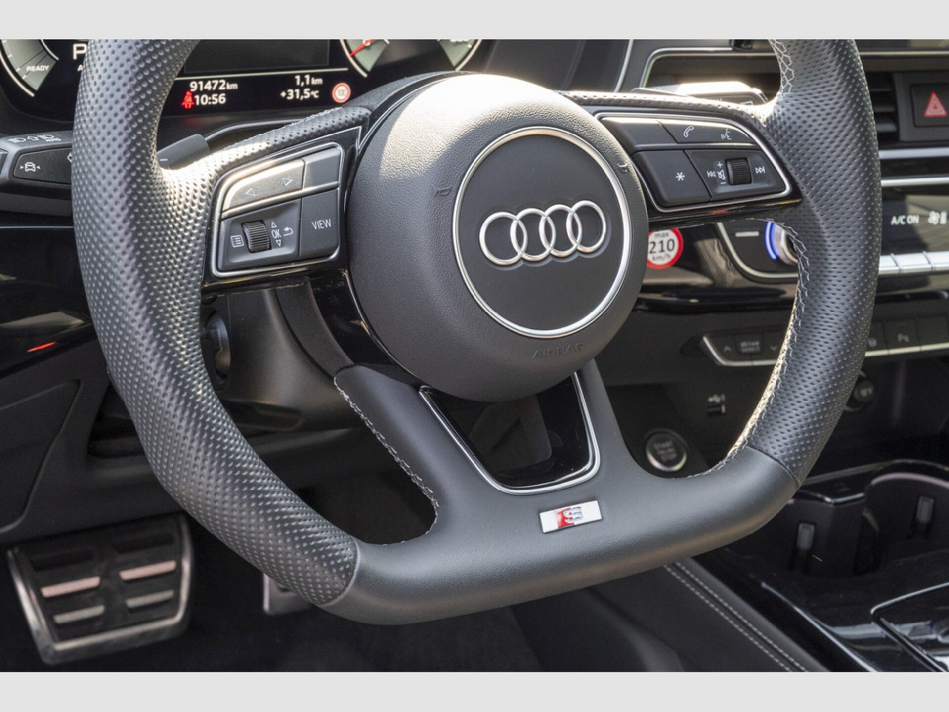 Audi A4 Avant S line
