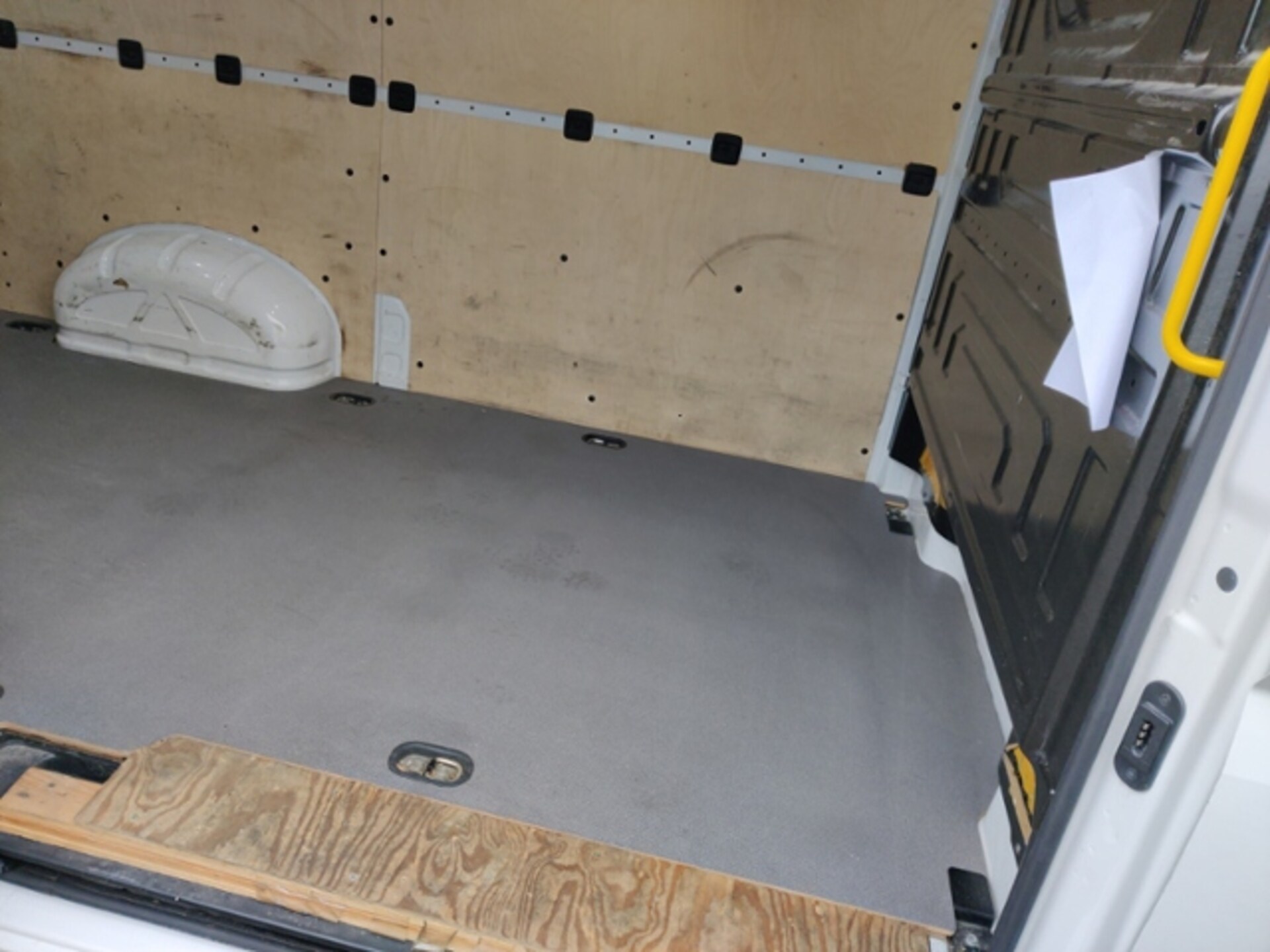 Volkswagen Crafter Kasten mittlerer Radstand