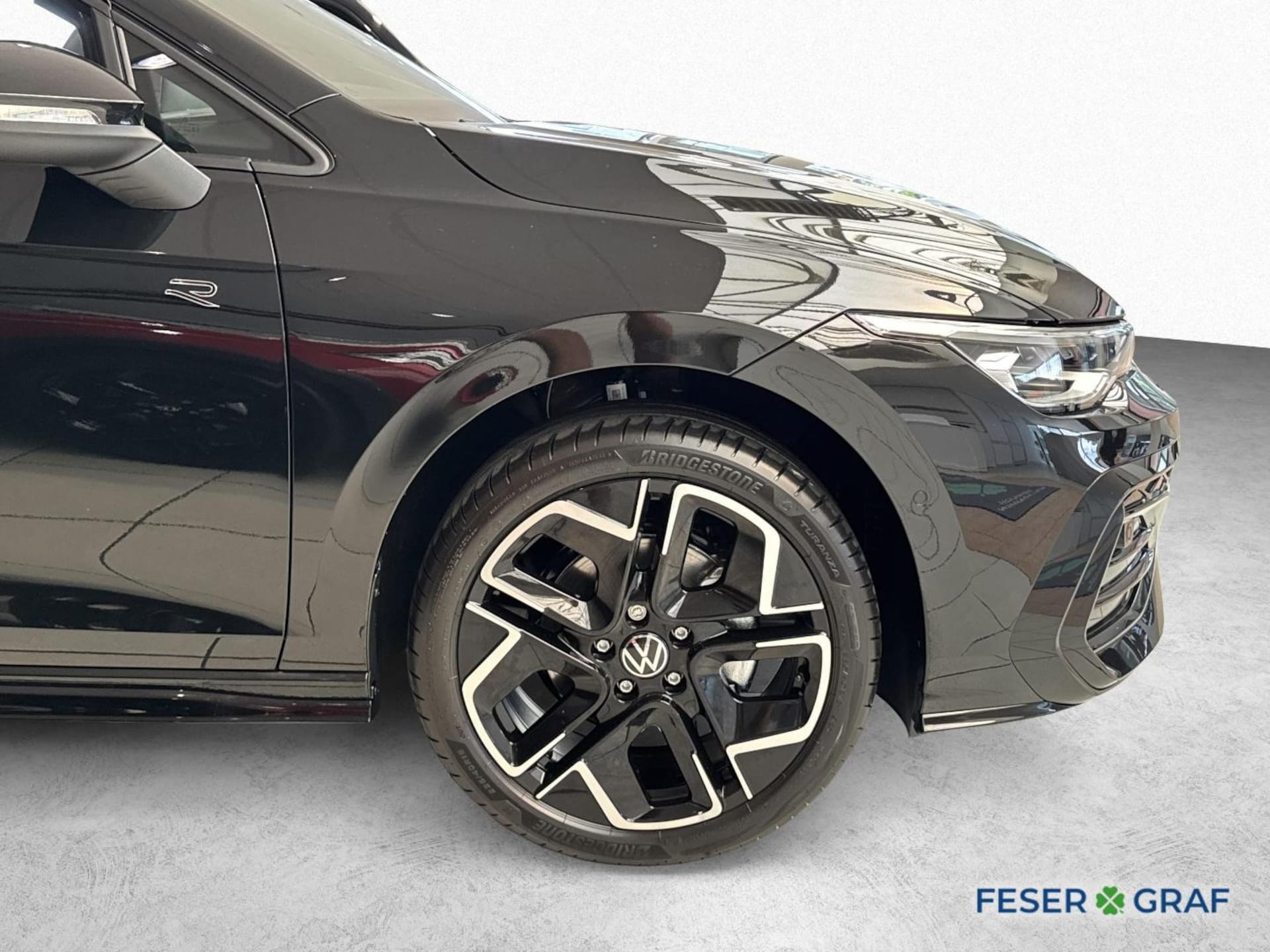 Volkswagen Golf R-Line