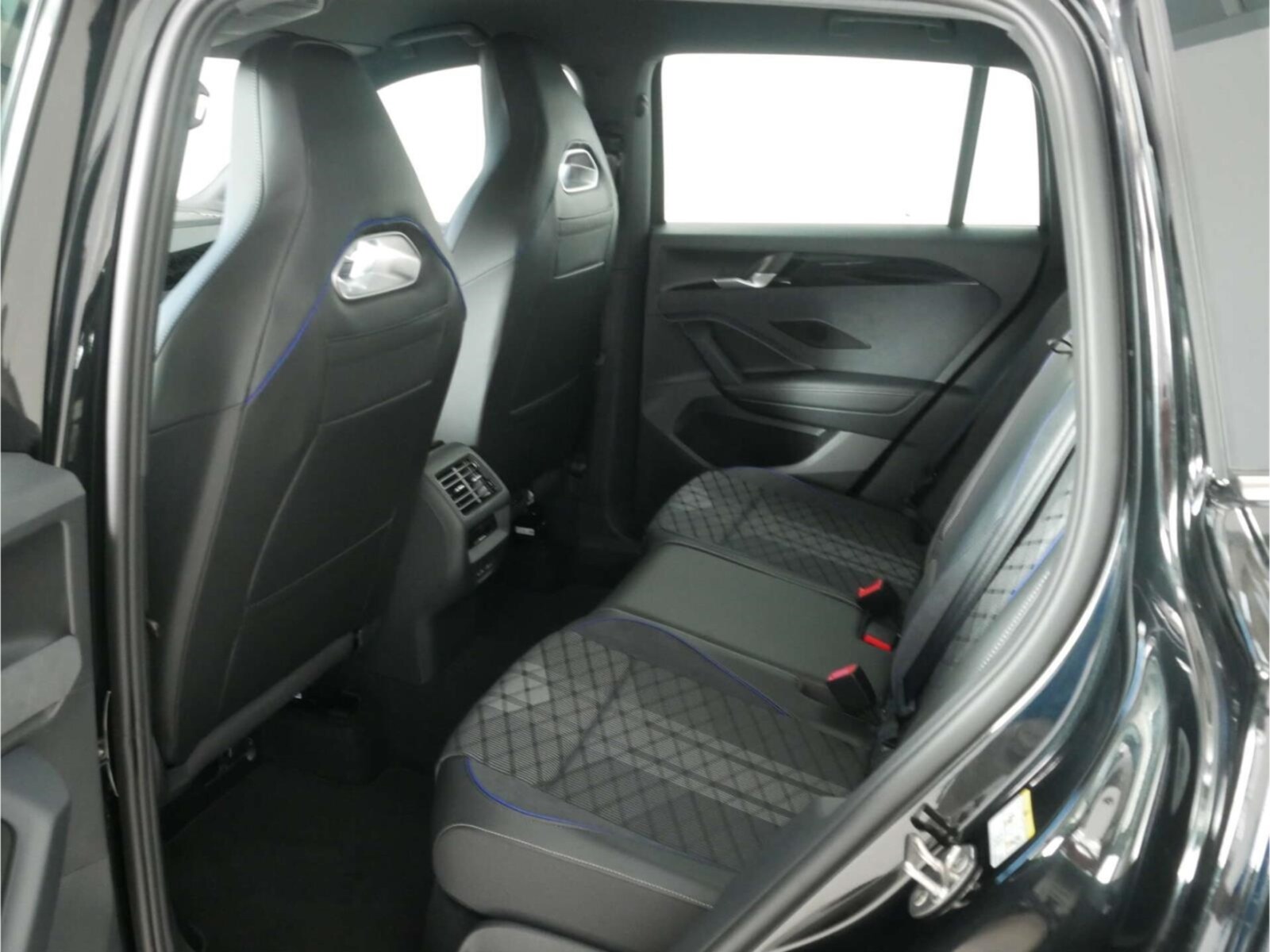 Volkswagen Tiguan – Bild 12