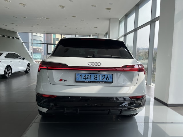 Audi Q8 e-tron 55 quattro Premium kW 5