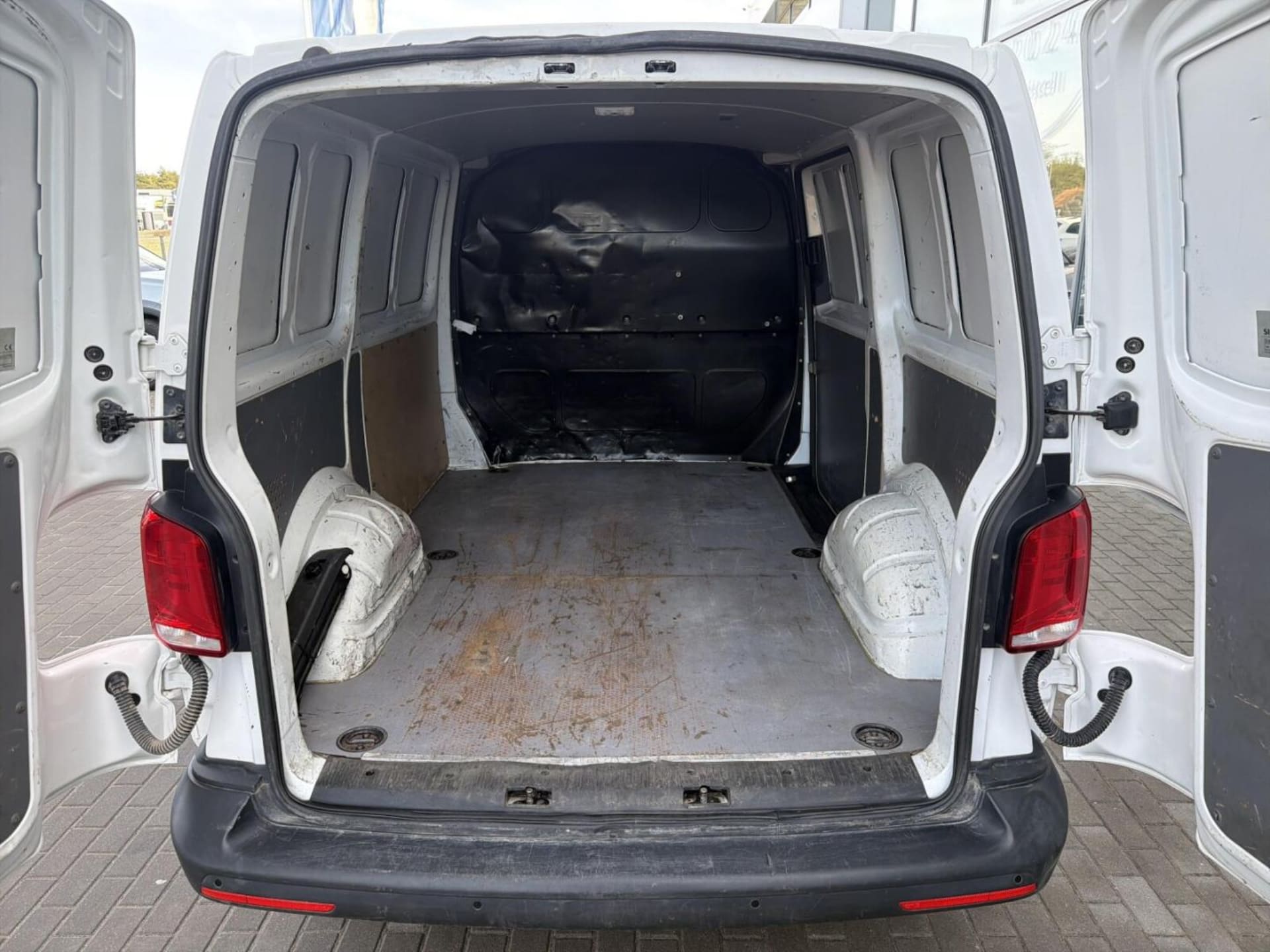 Volkswagen Transporter 6.1 Furgon krótki rozstaw osi