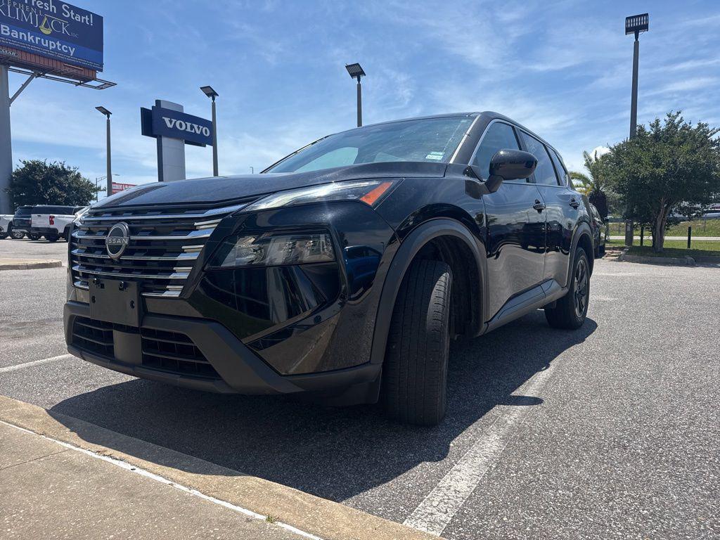 2024 Nissan Rogue SV FWD's photo