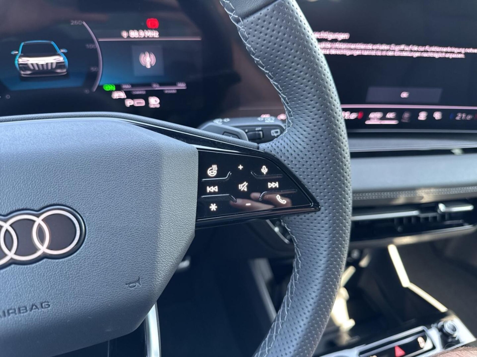 Audi SQ6 SUV e-tron