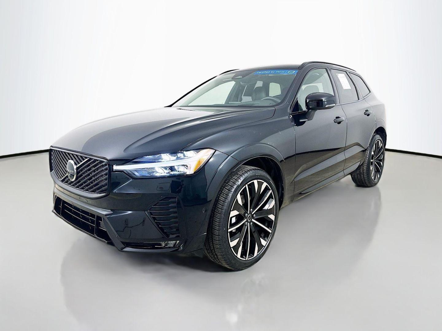 2026 Volvo XC60 B5 Ultra Dark AWD's photo