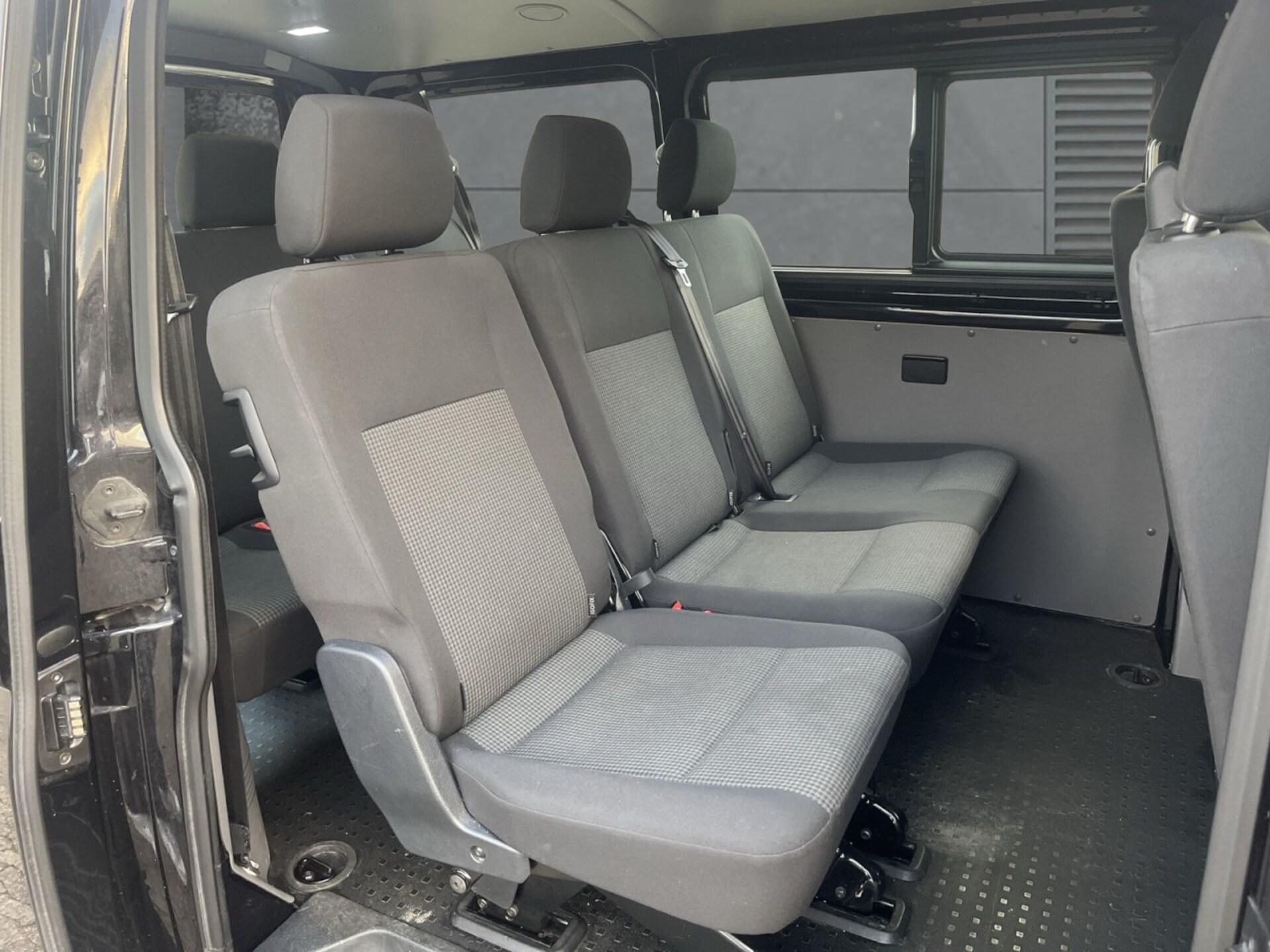 Volkswagen T6.1 Transporter Kombi kurzer Radstand