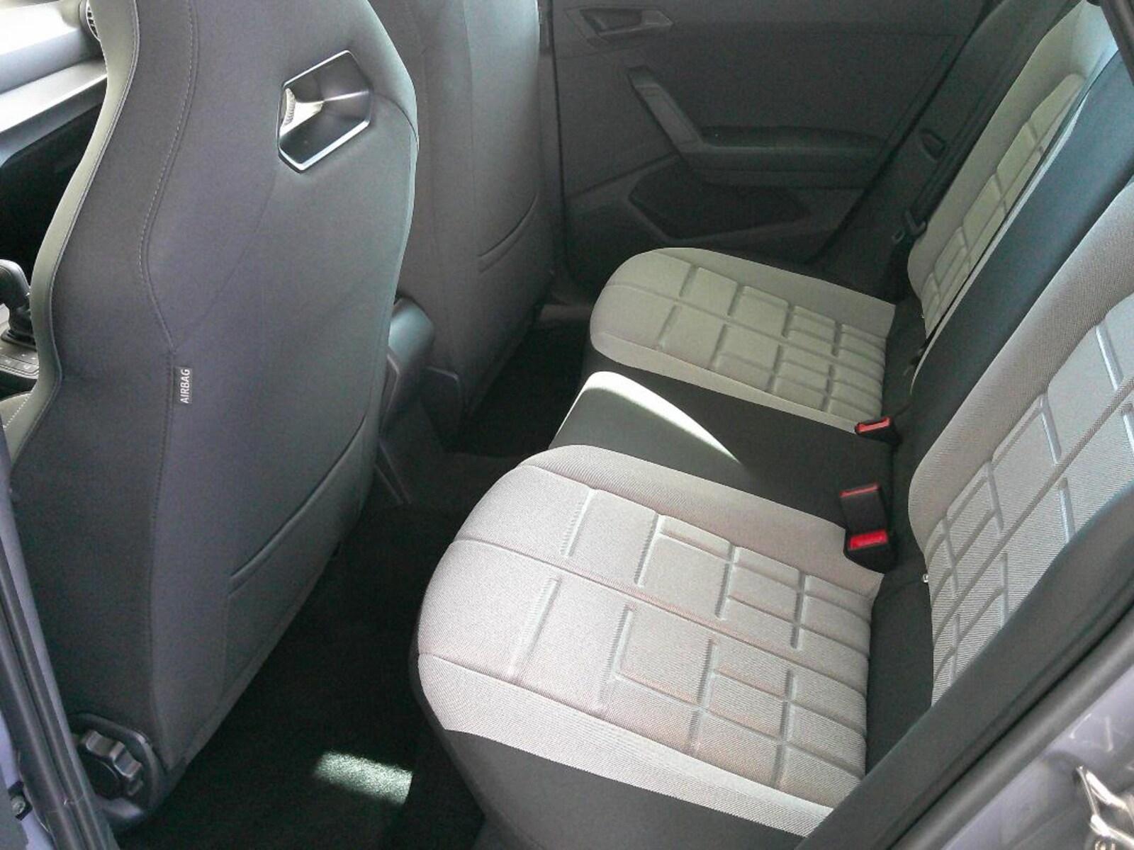 SEAT Arona – Bild 8