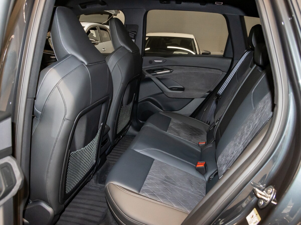 Image about Audi Q6 SUV e-tron e-tron quattro
