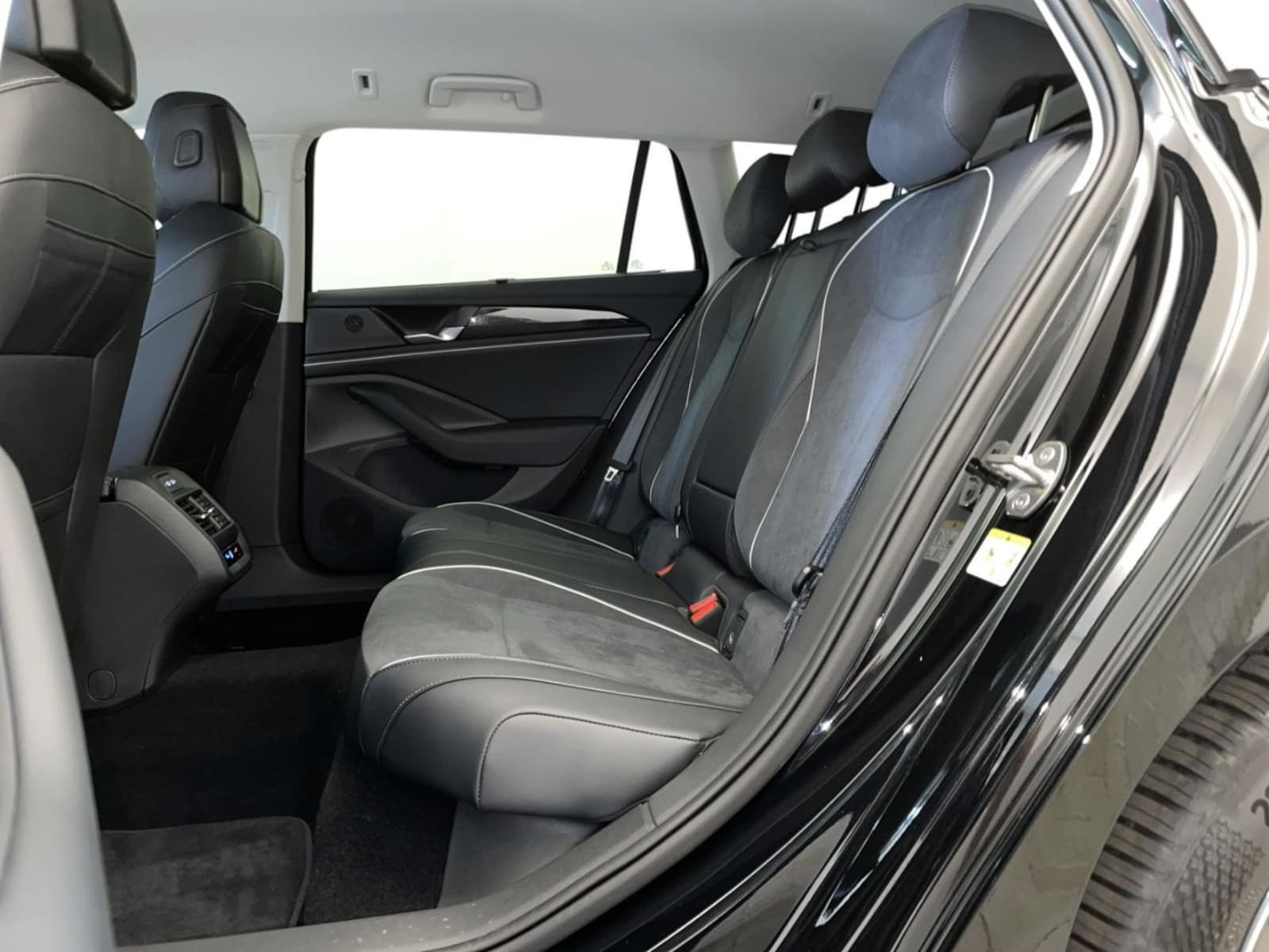 Volkswagen Passat – Bild 8