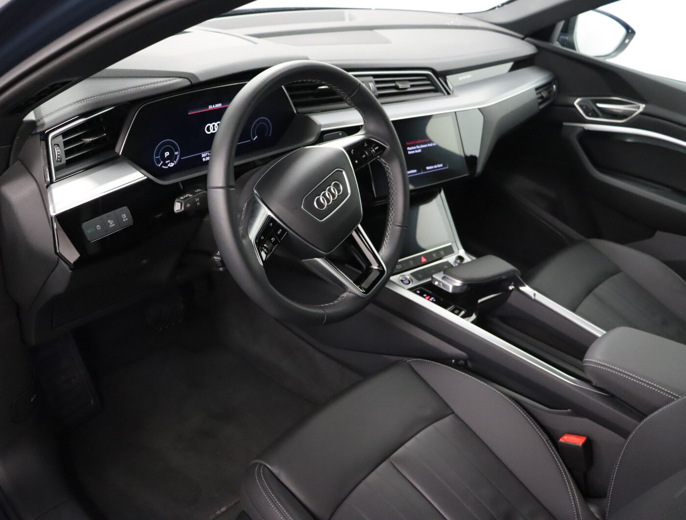 Image about Audi Q8 e-tron S line 55 e-tron quattro