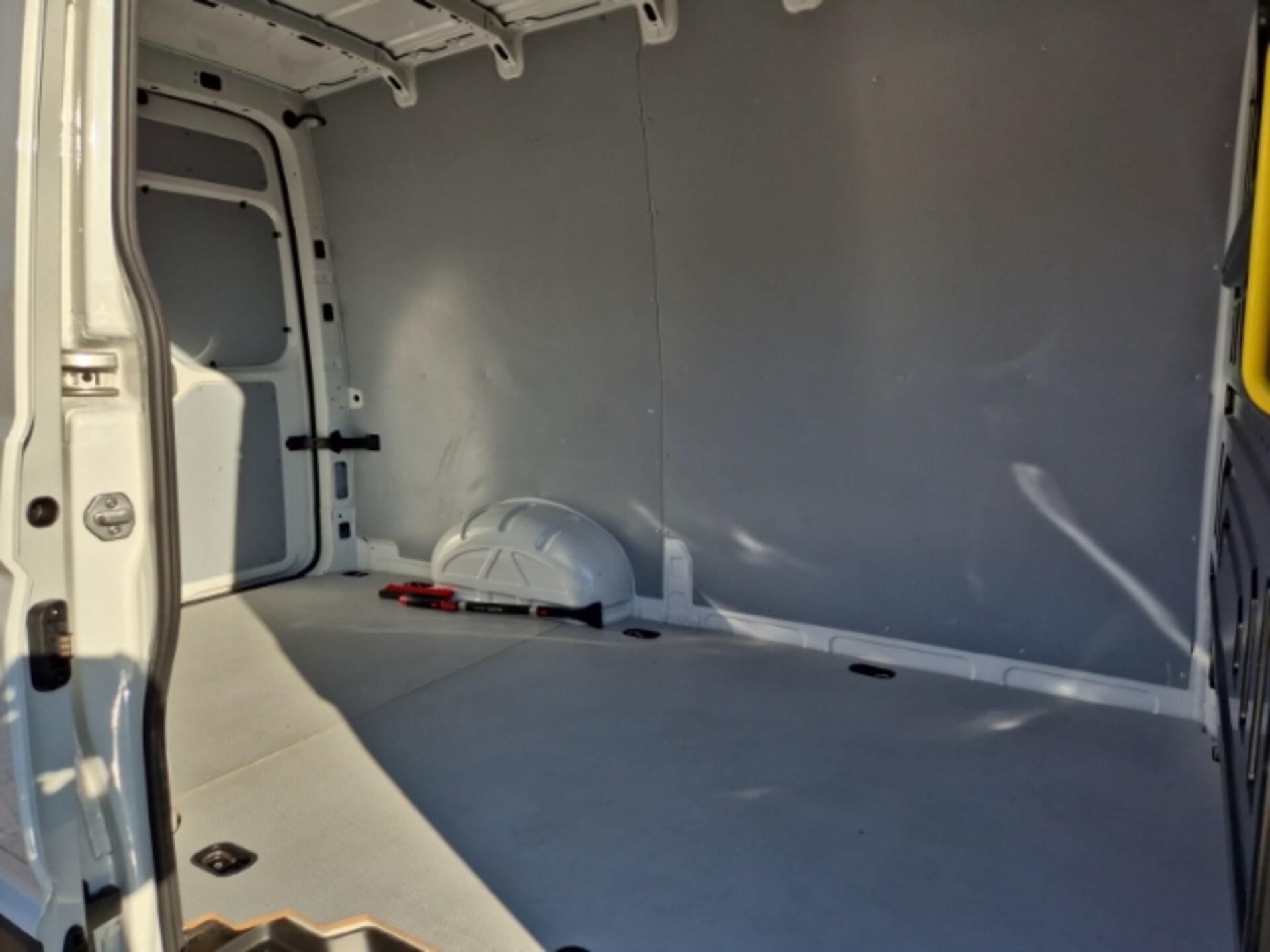 Volkswagen Crafter Kasten mittlerer Radstand