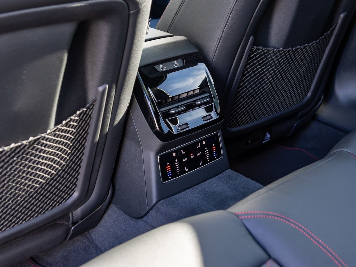 Bild über Audi A6 Avant e-hybrid e-hybrid quattro 270 kW S tronic - für weitere Informationen kontaktieren Sie den Audi Partner
